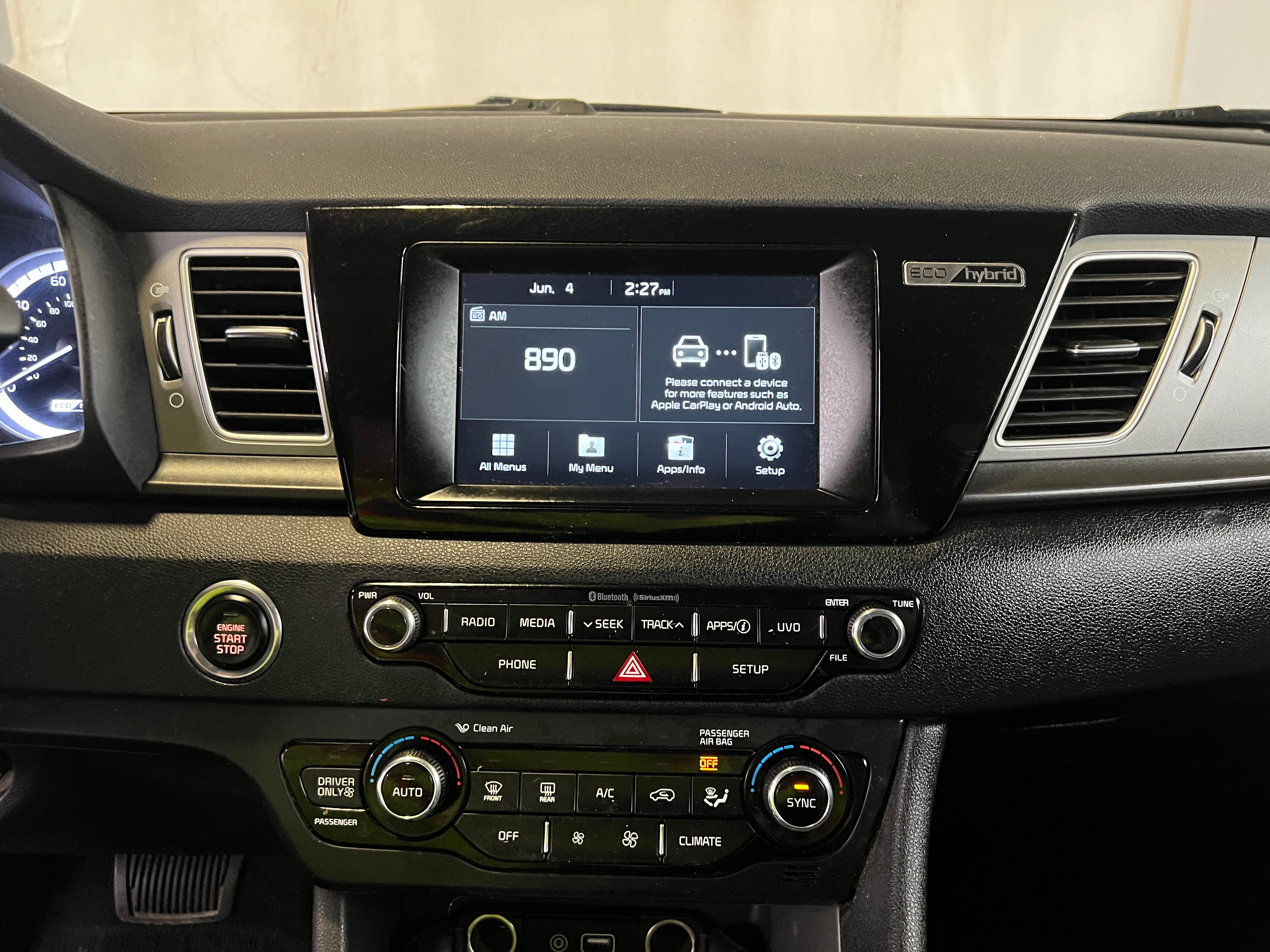 2017 Kia Niro LX 4