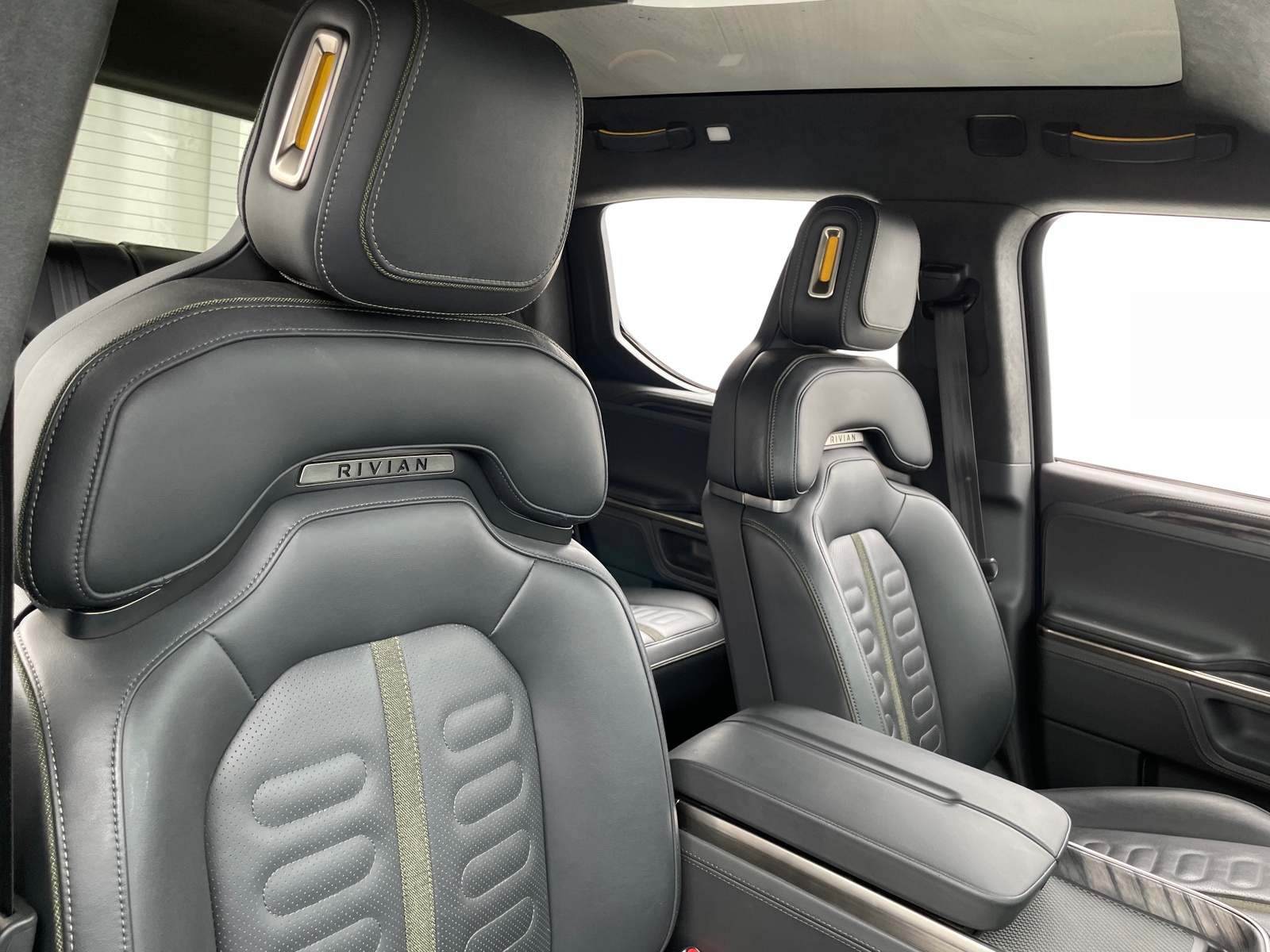 Thumbnail: 2022 Rivian R1T - 2