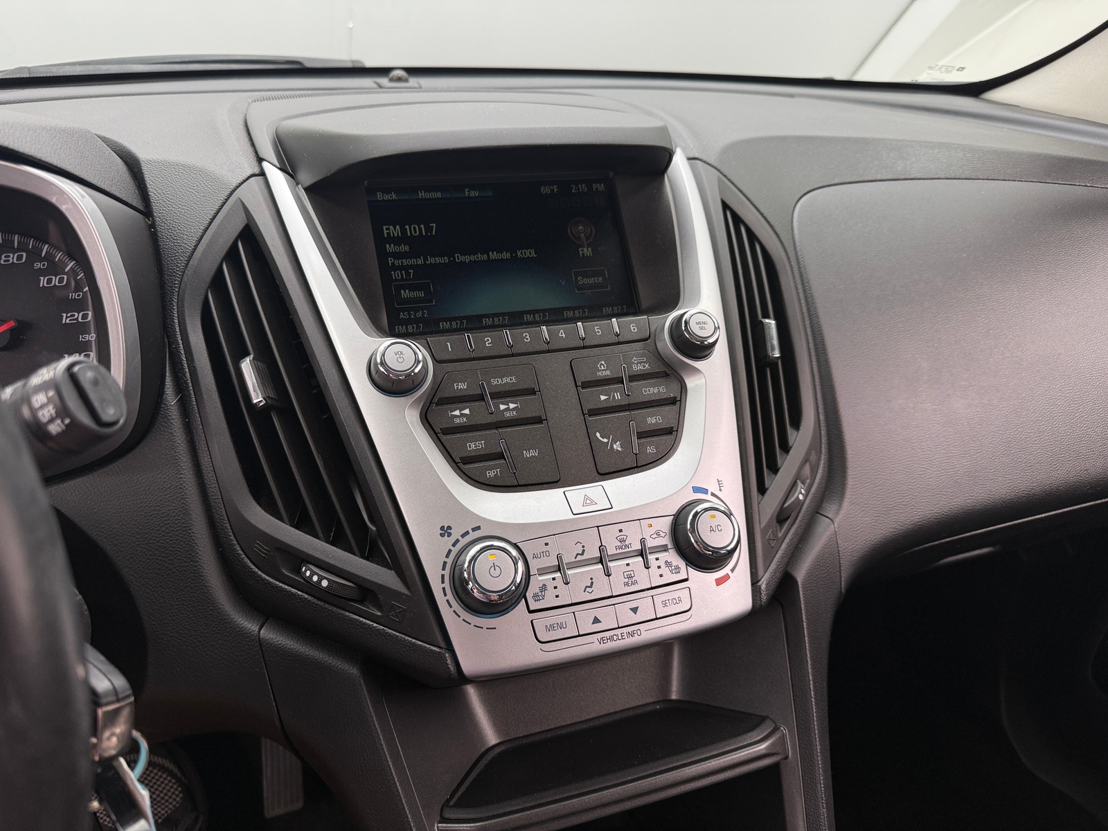 Thumbnail: 2017 Chevrolet Equinox - 3