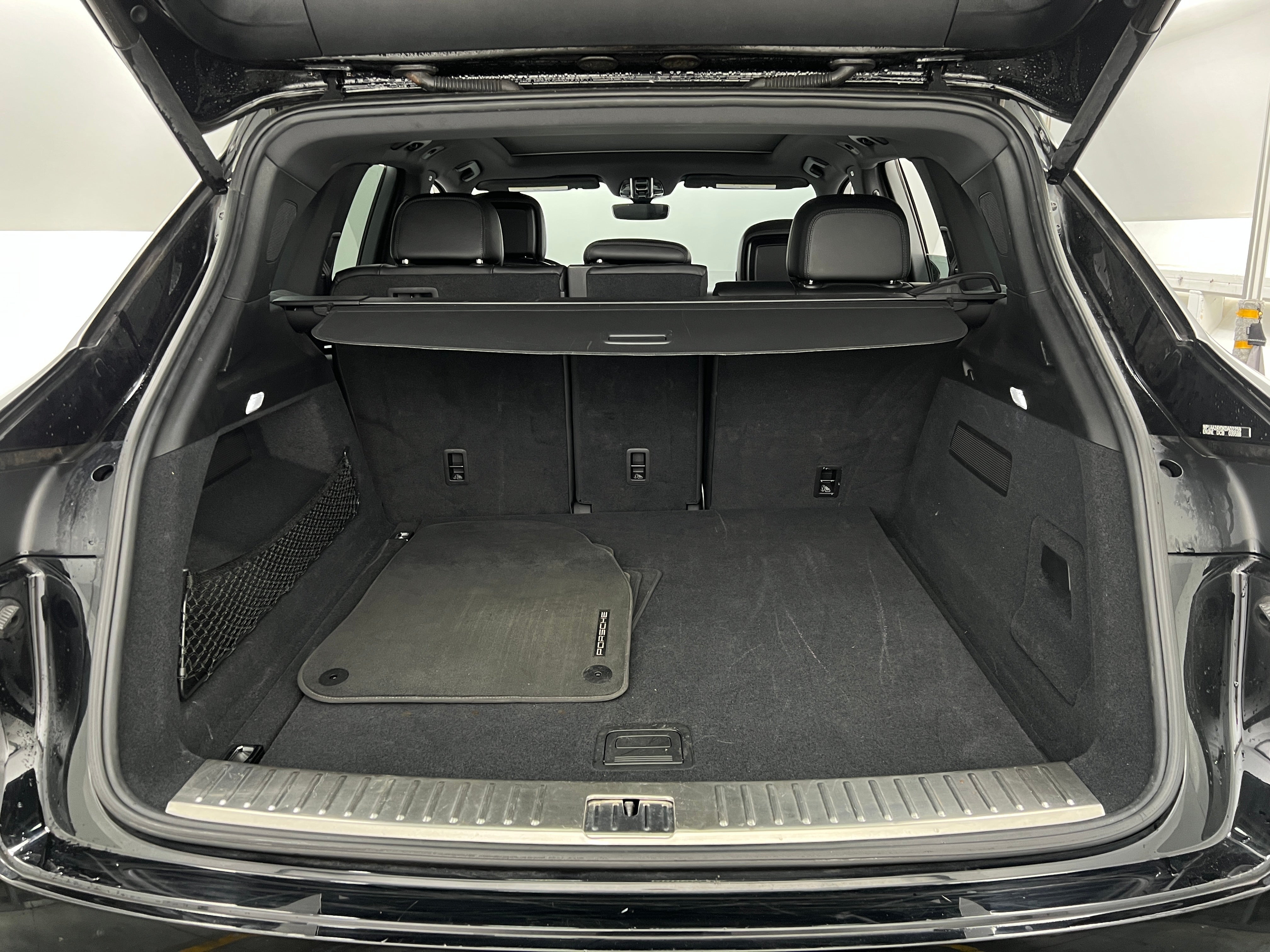 2019 Porsche Cayenne Base 6