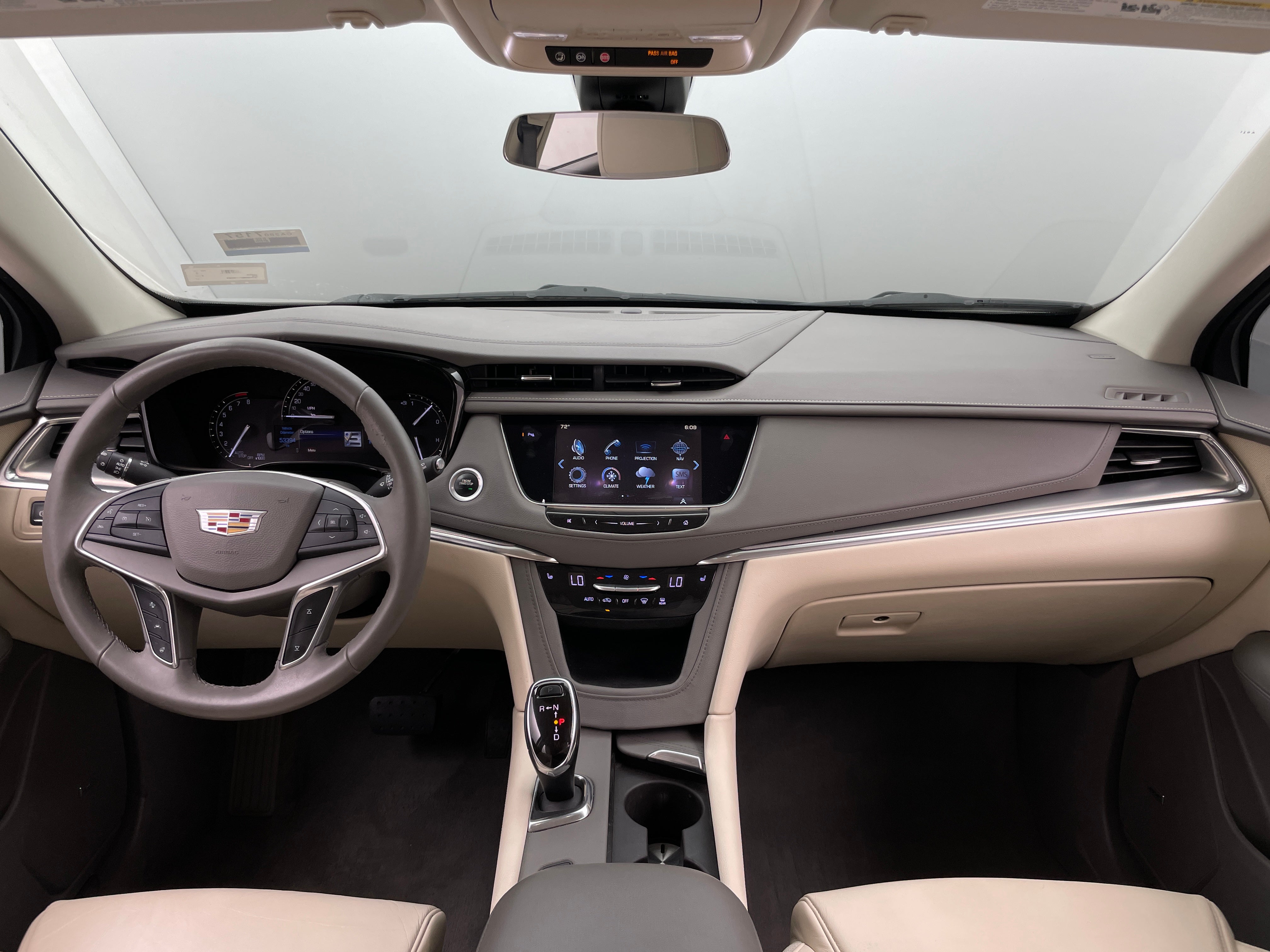 2017 Cadillac XT5 Luxury 2