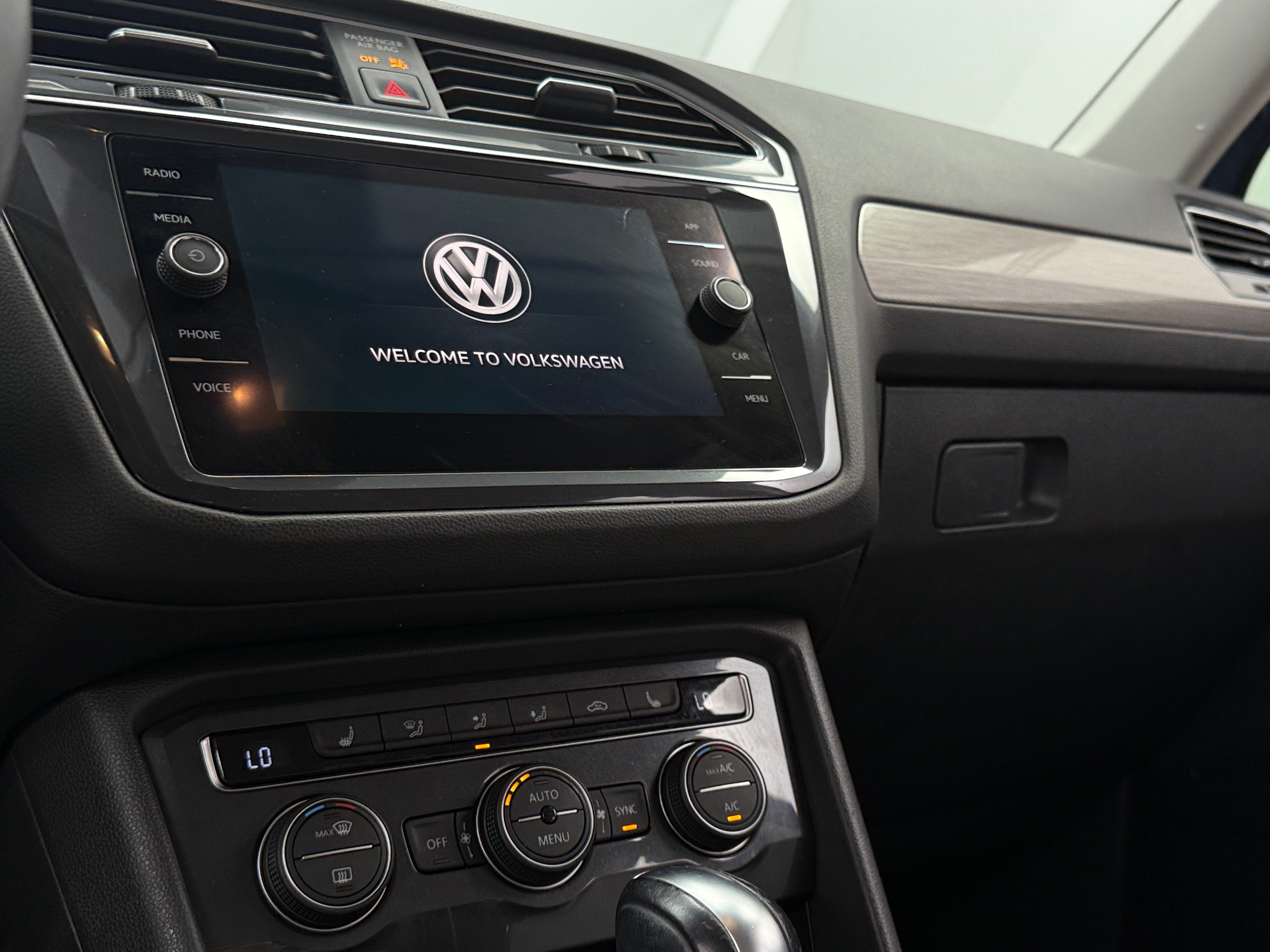 2020 Volkswagen Tiguan SE 3