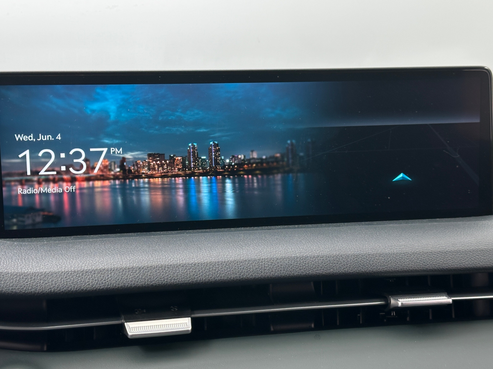 Thumbnail: 2022 Genesis GV70 - 3