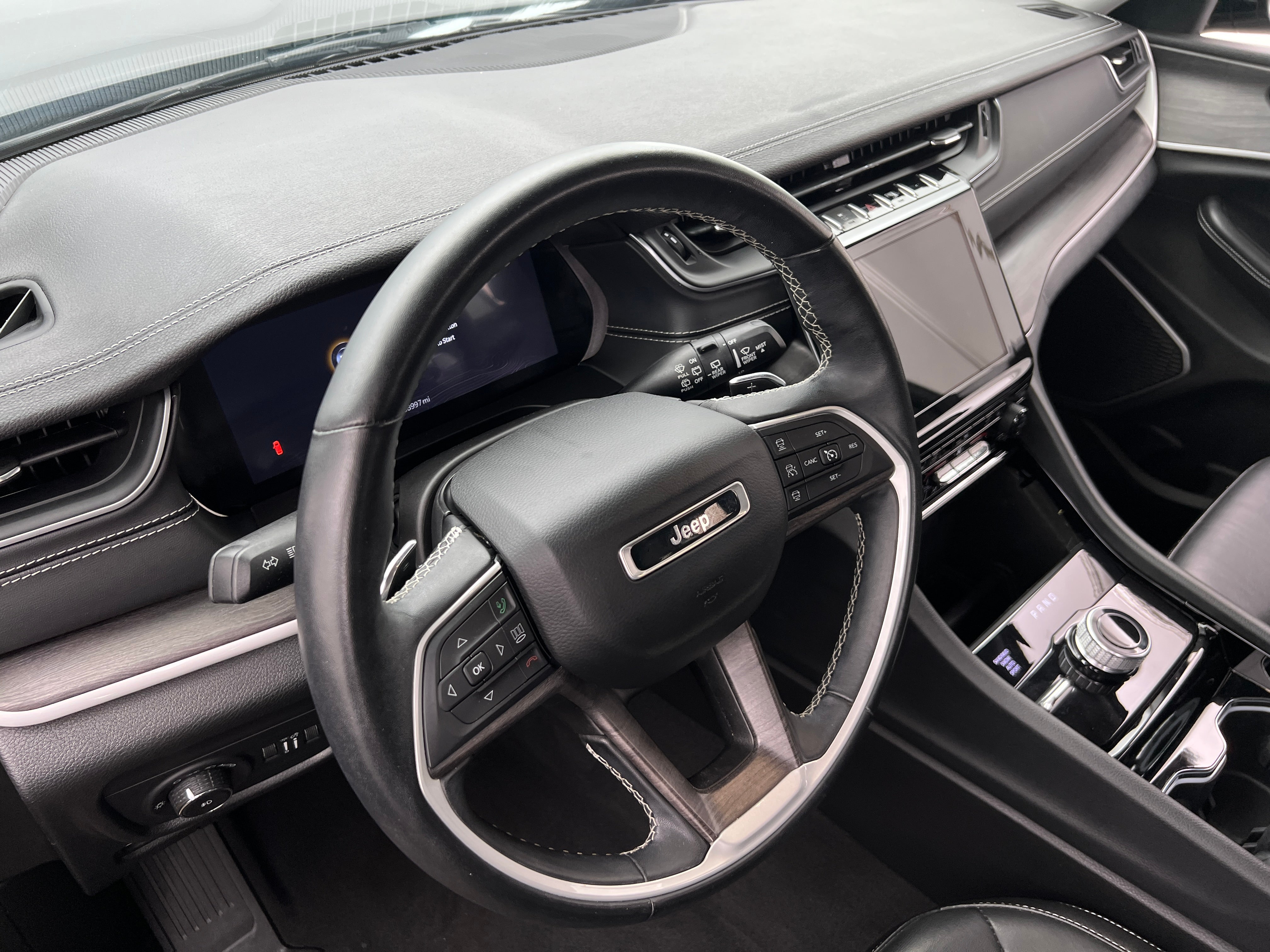 2022 Jeep Grand Cherokee L Limited Edition 4