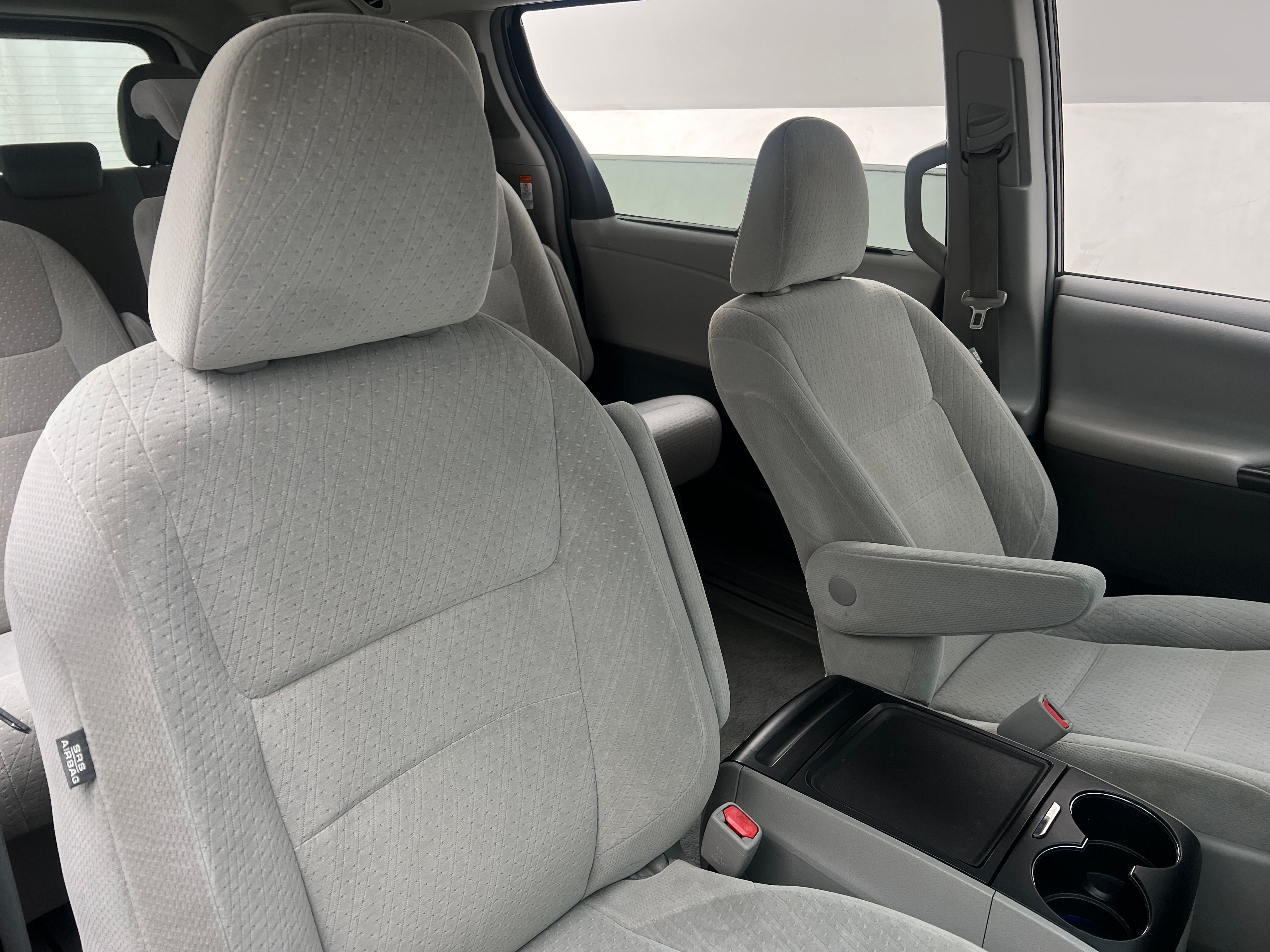 2015 Toyota Sienna LE 2