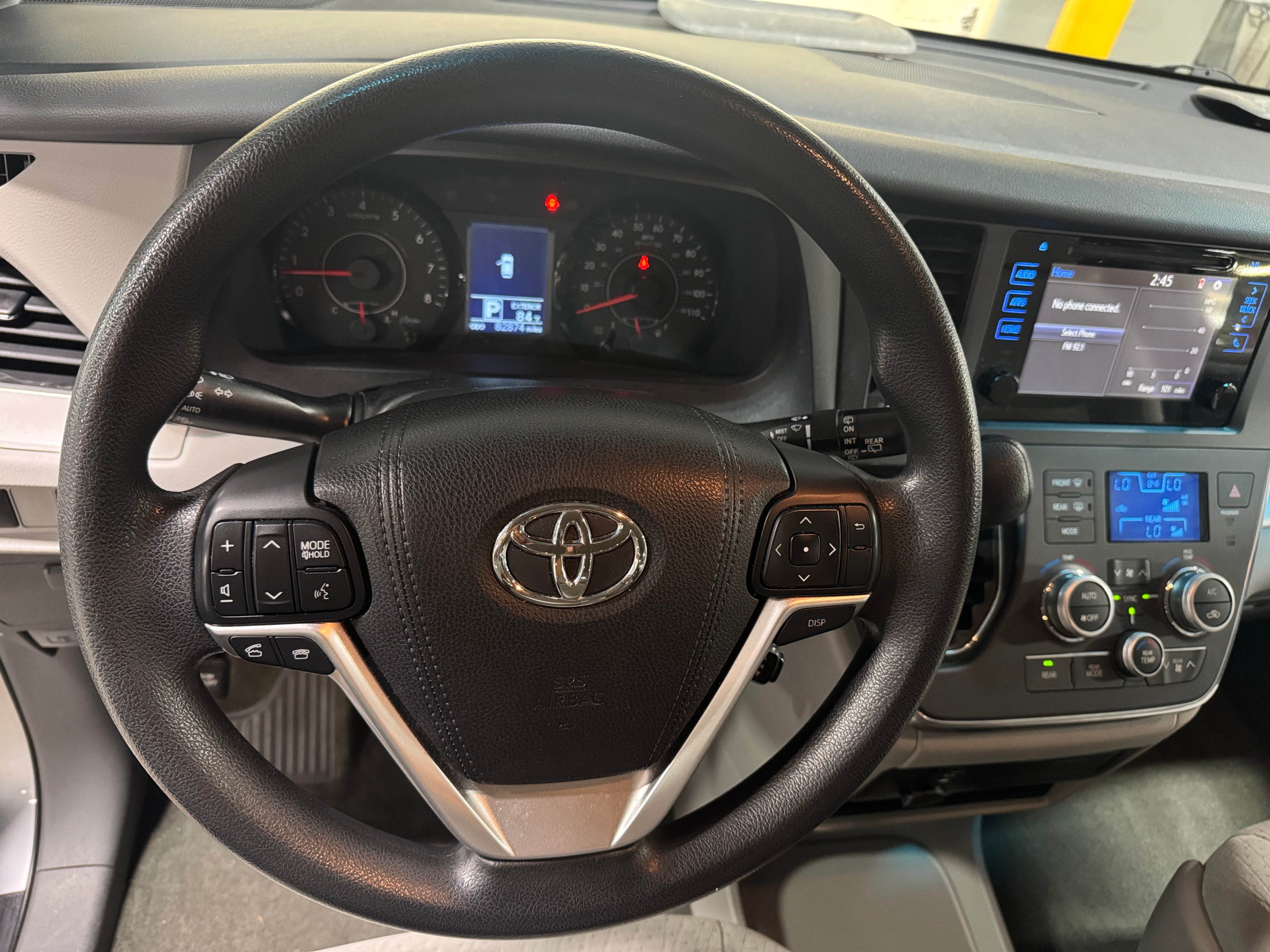 2015 Toyota Sienna LE 5