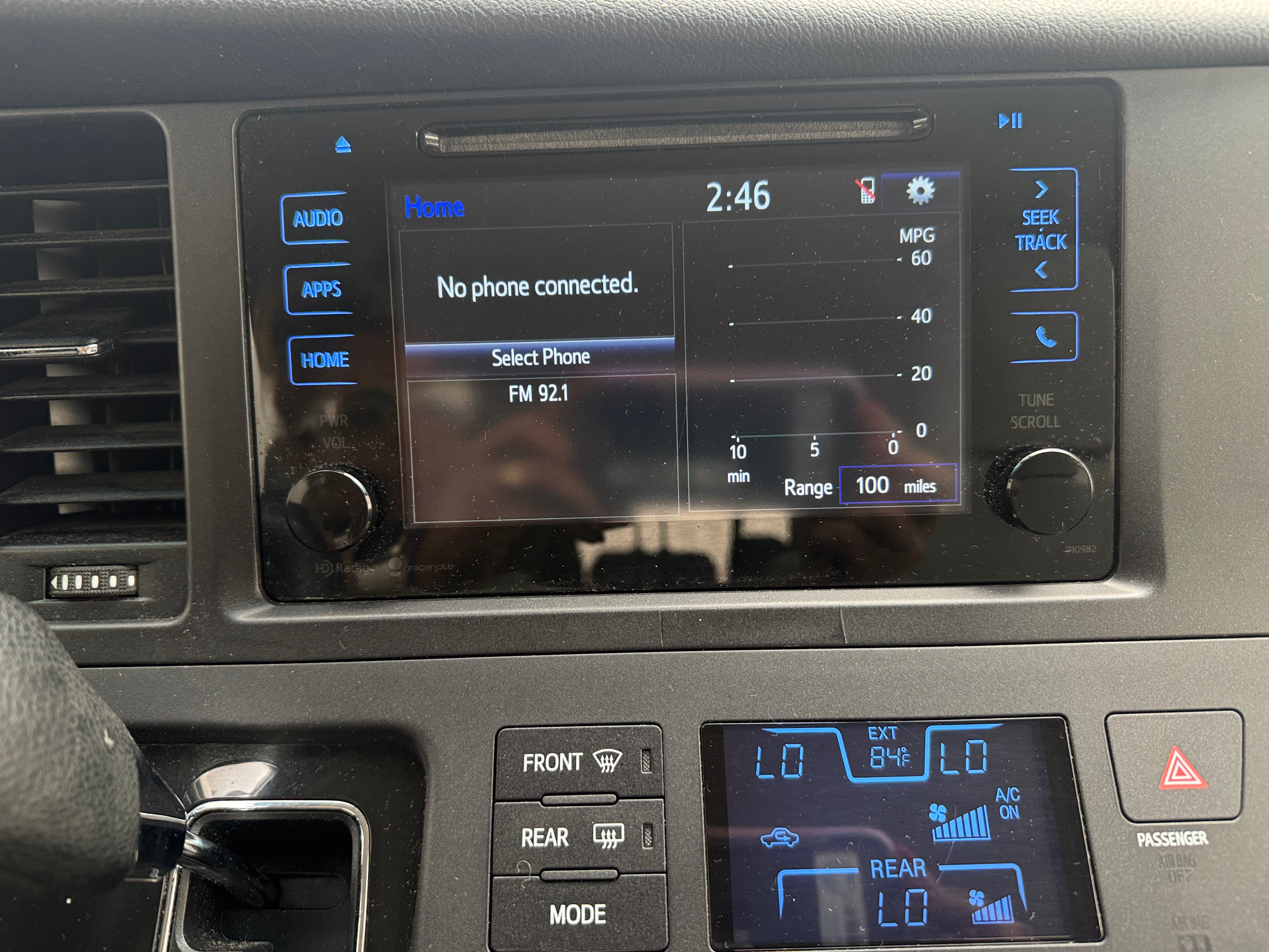 2015 Toyota Sienna LE 4