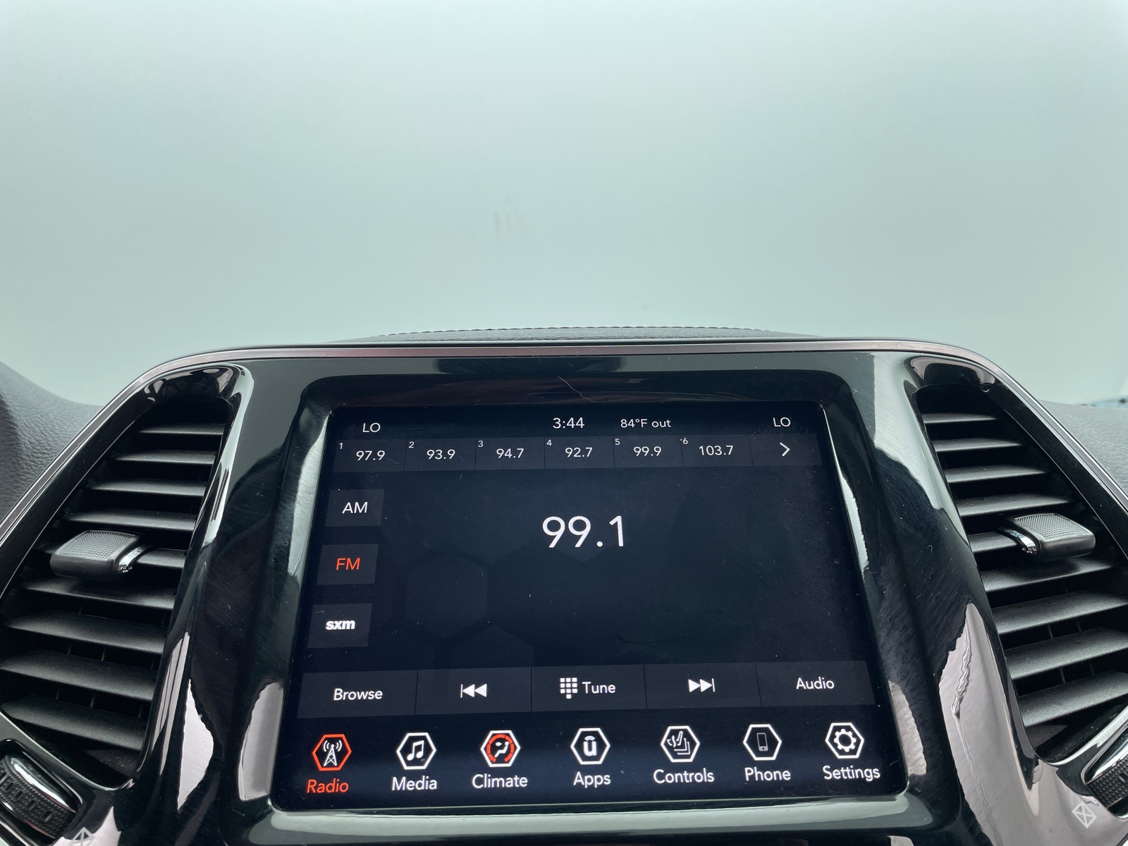 Thumbnail: 2019 Jeep Cherokee - 3