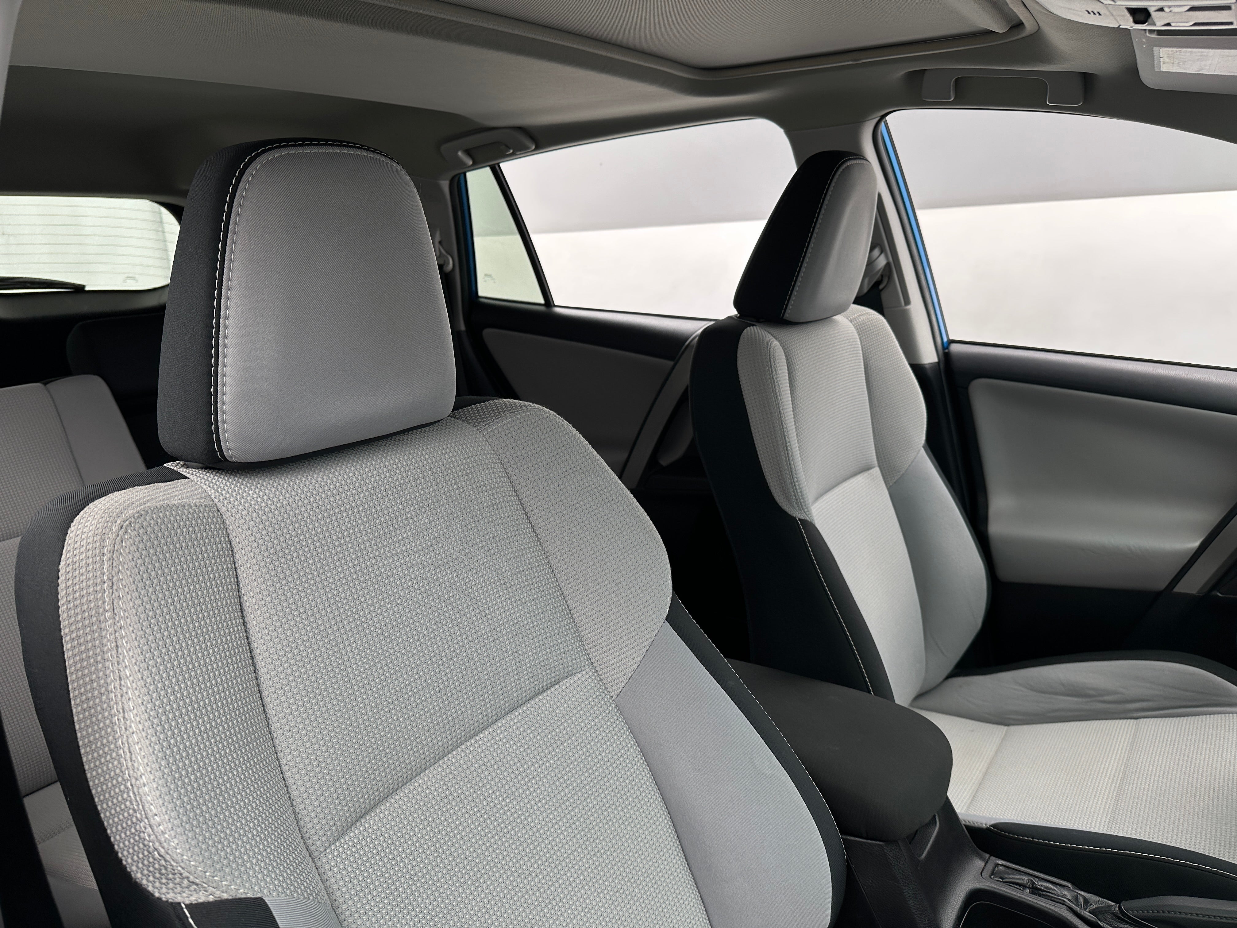 2017 Toyota RAV4 XLE 2