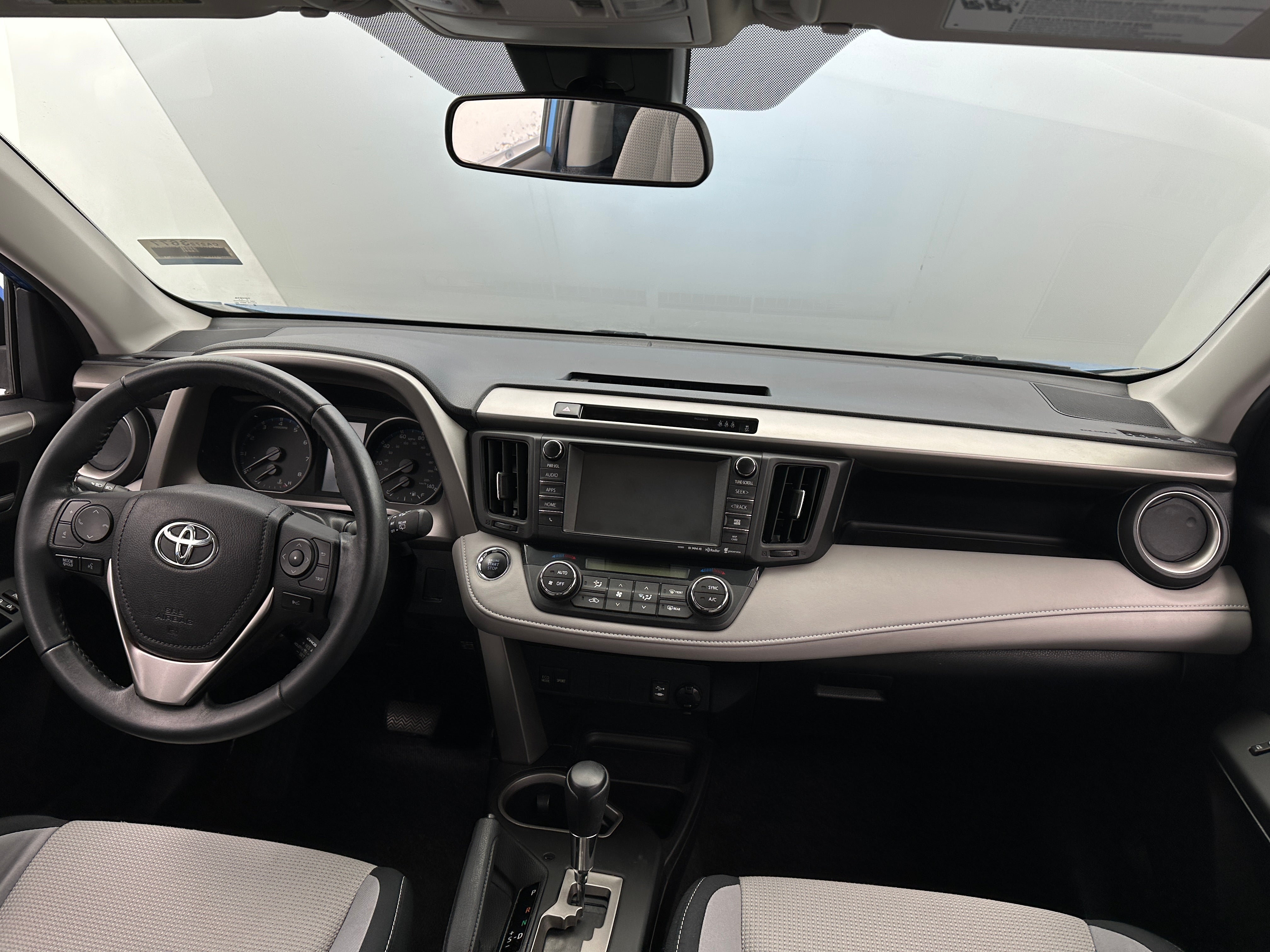 2017 Toyota RAV4 XLE 3