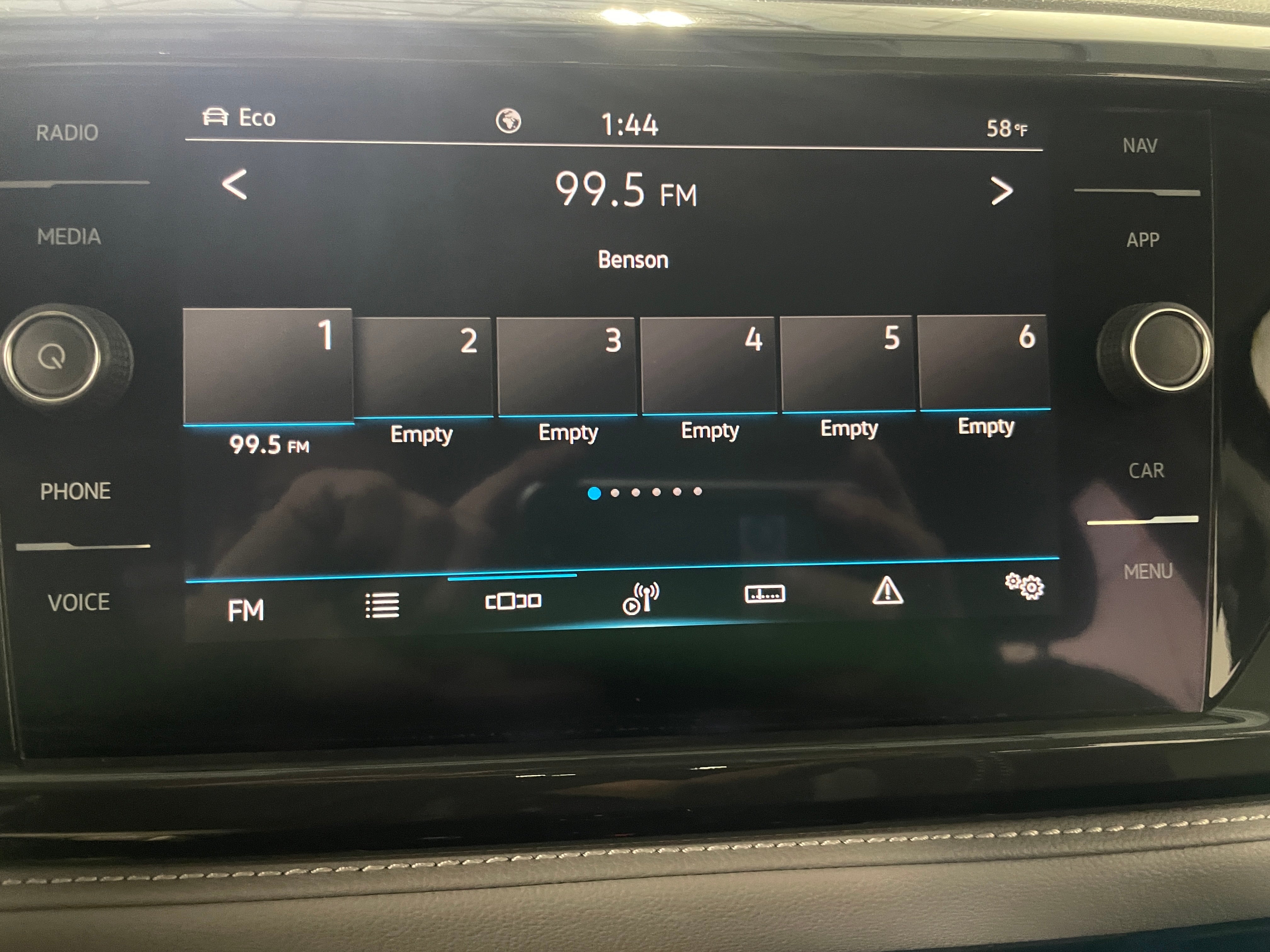 2022 Volkswagen Taos SEL 3