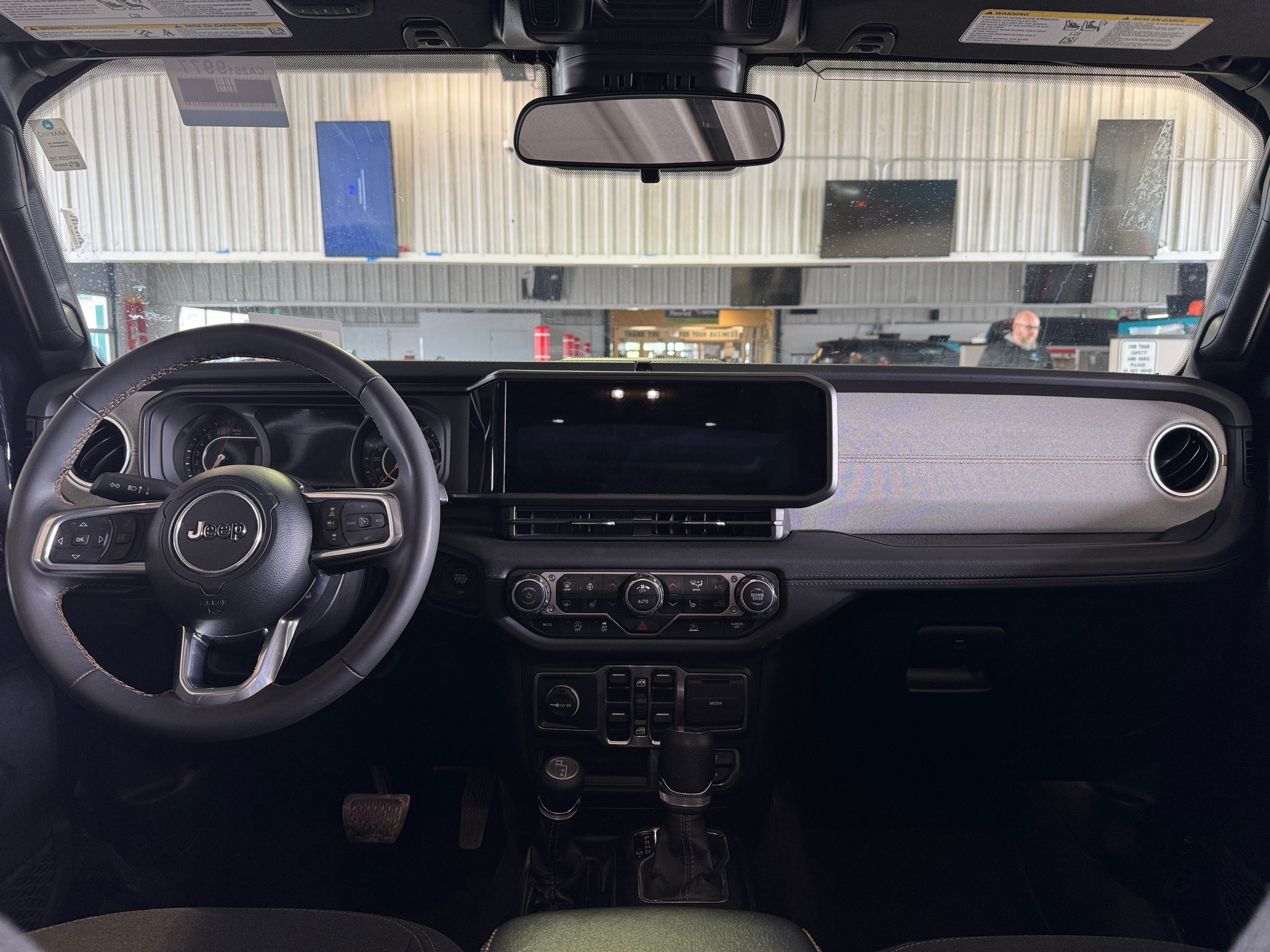 2024 Jeep Wrangler Sahara 3