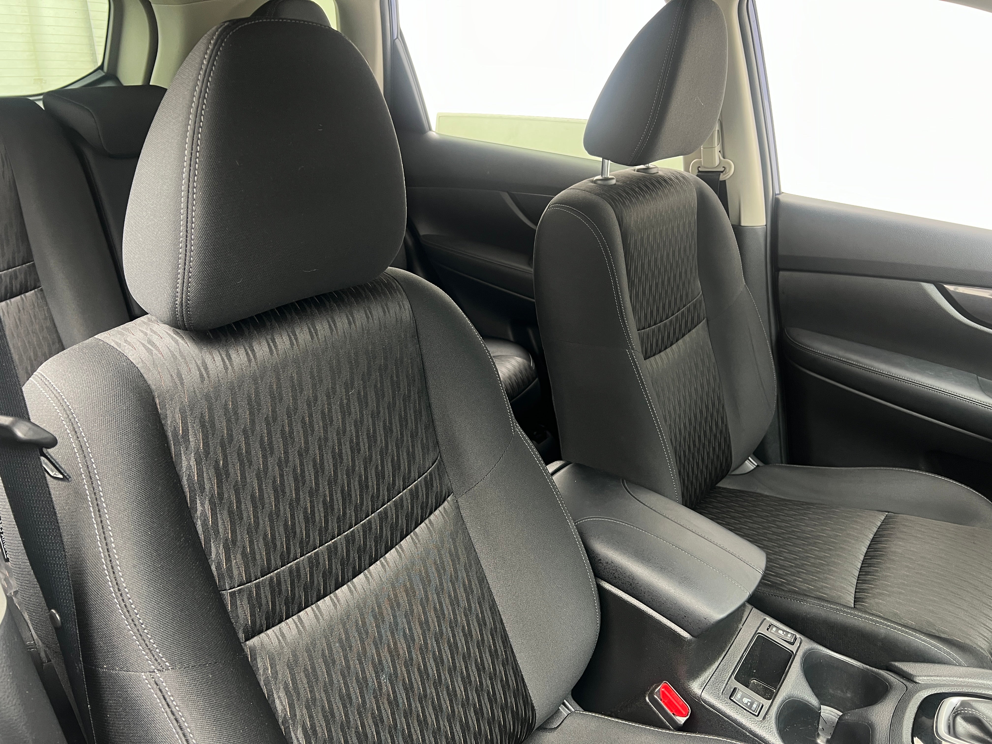 2018 Nissan Rogue SV 2