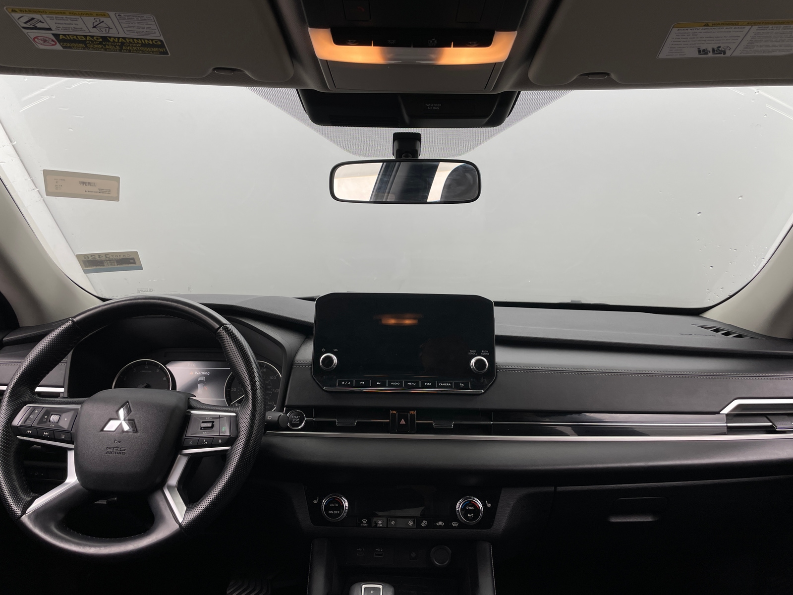 Thumbnail: 2022 Mitsubishi Outlander - 2