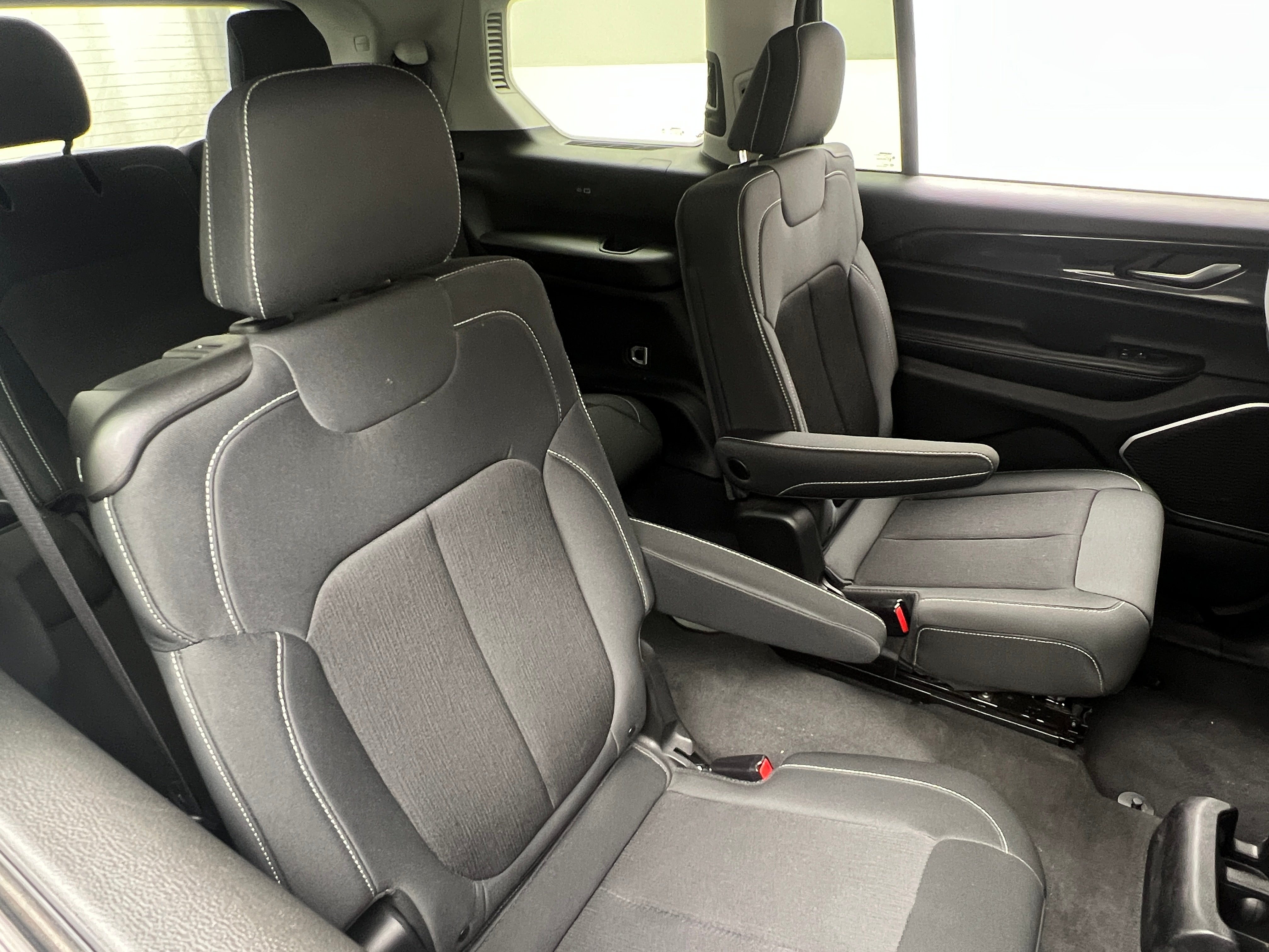 2022 Jeep Grand Cherokee L Laredo 6