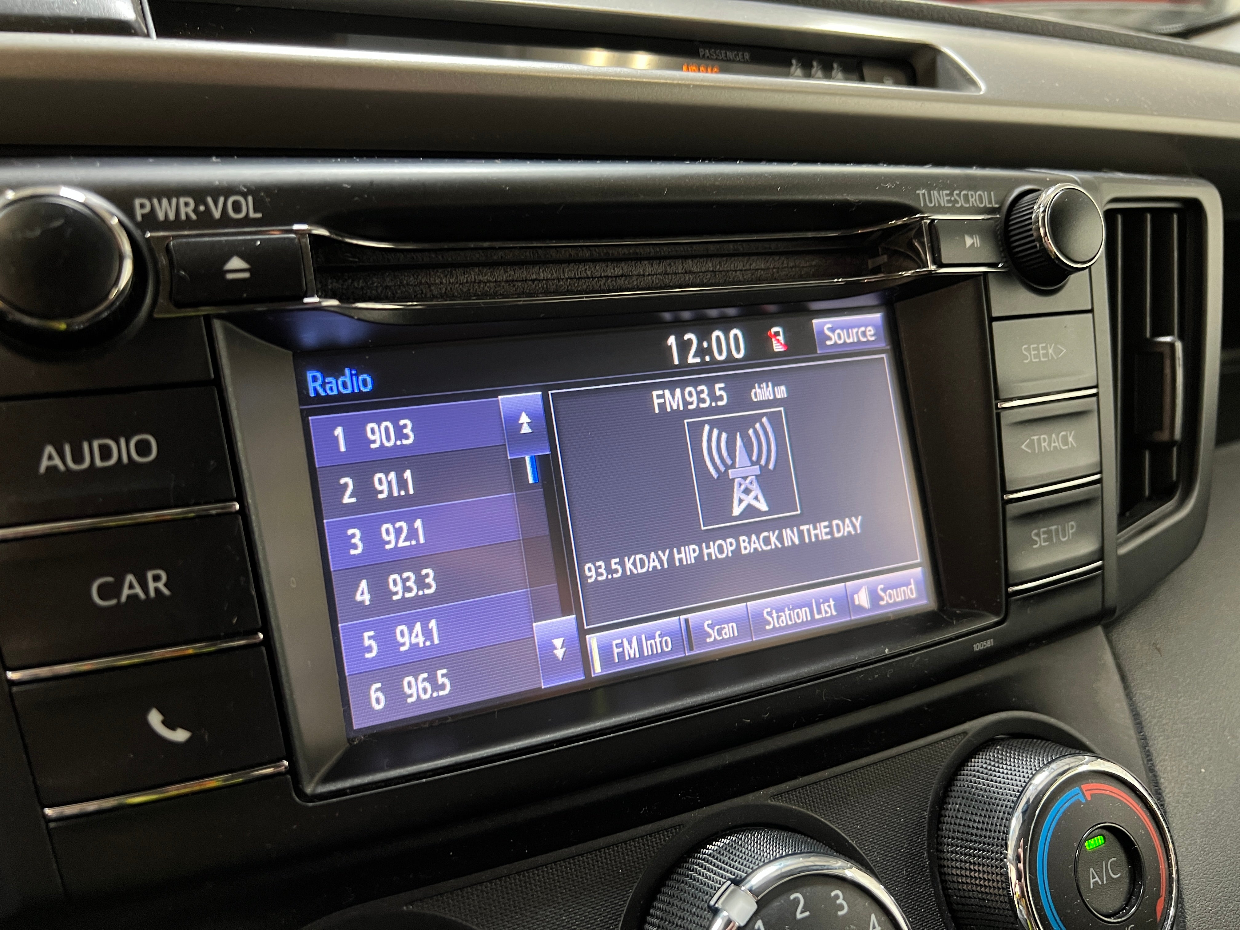 2018 Toyota RAV4 LE 4