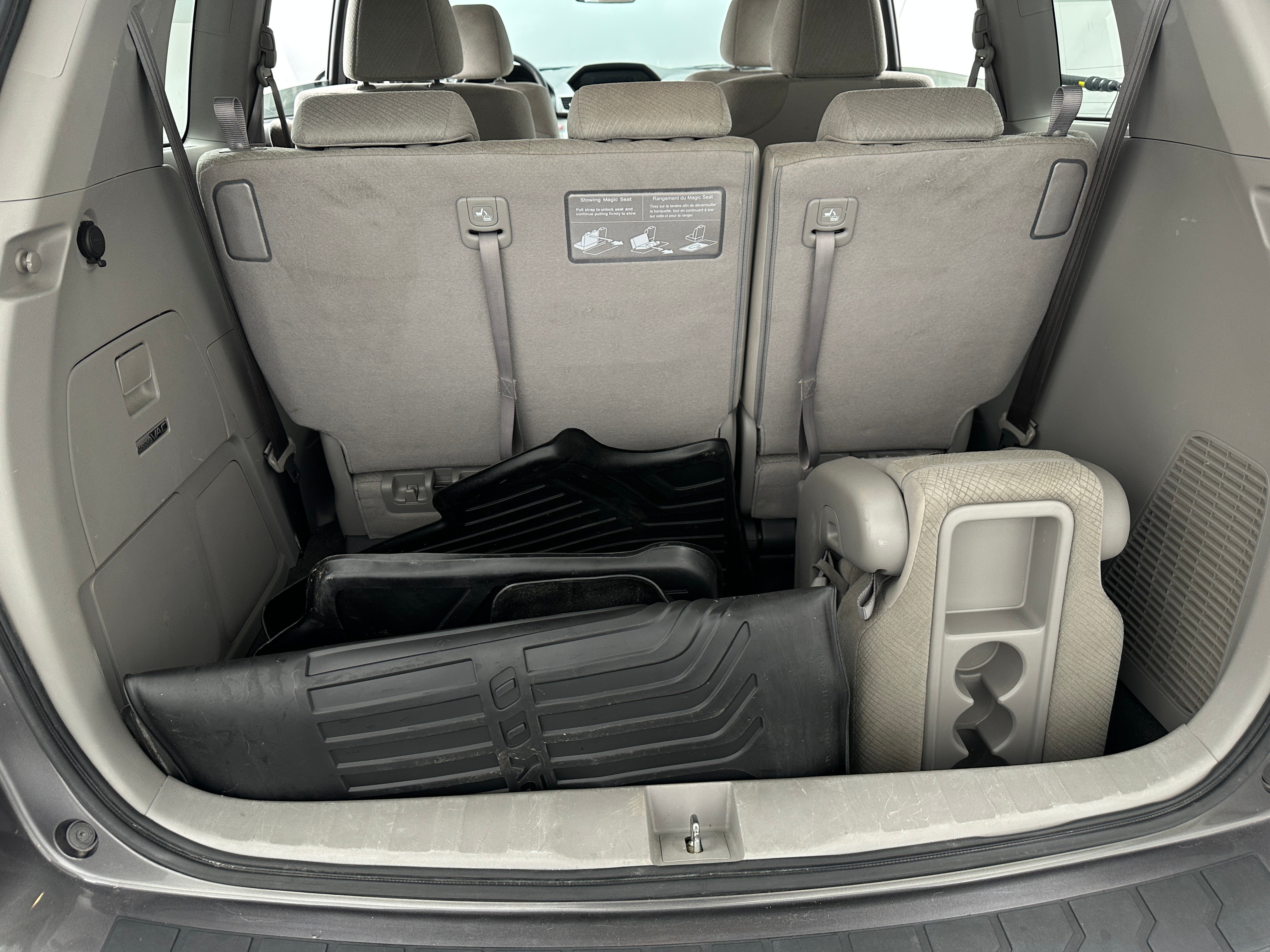 2016 Honda Odyssey SE 7