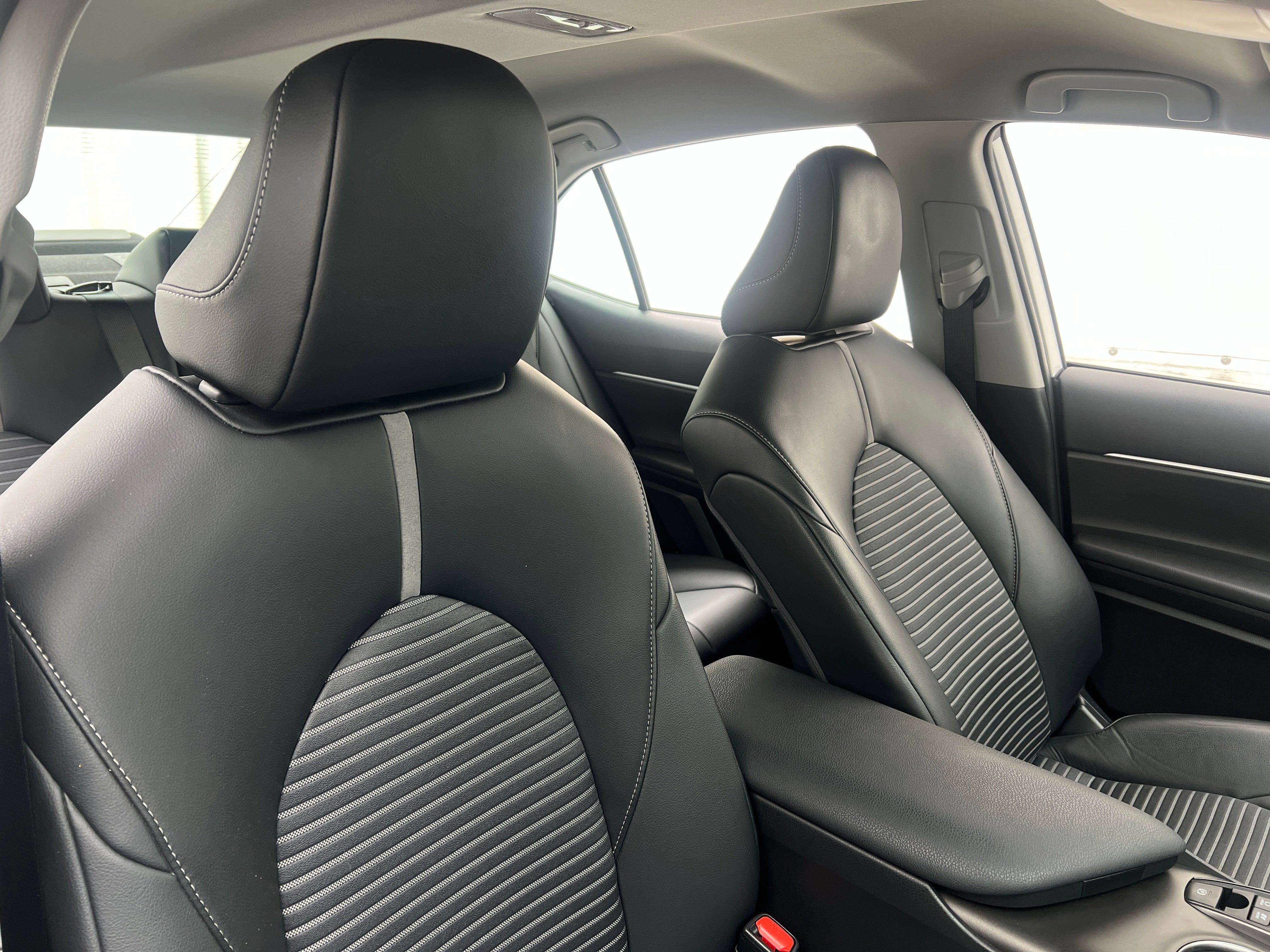 2023 Toyota Camry SE 2