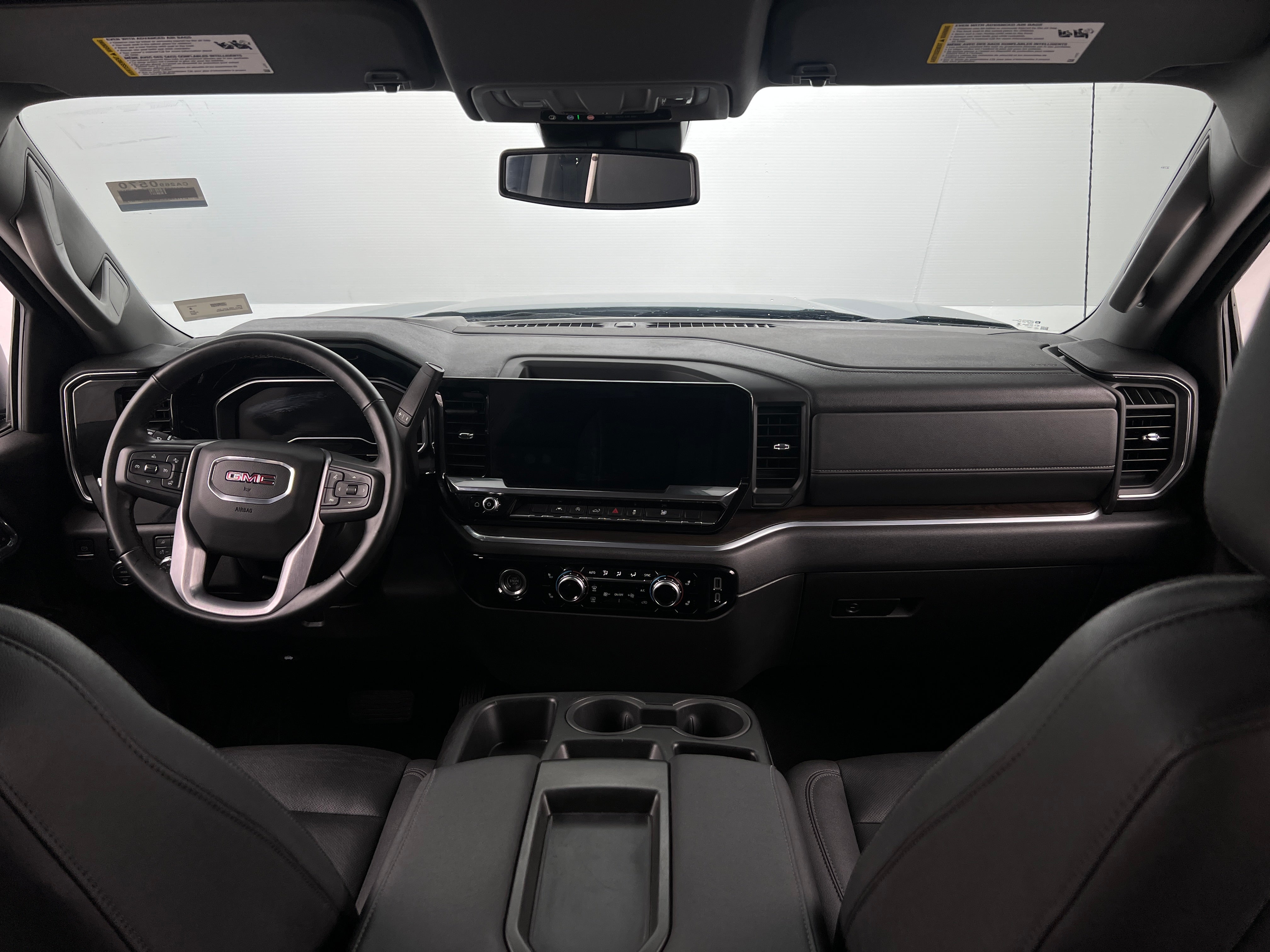 2024 GMC Sierra 1500 SLT 2