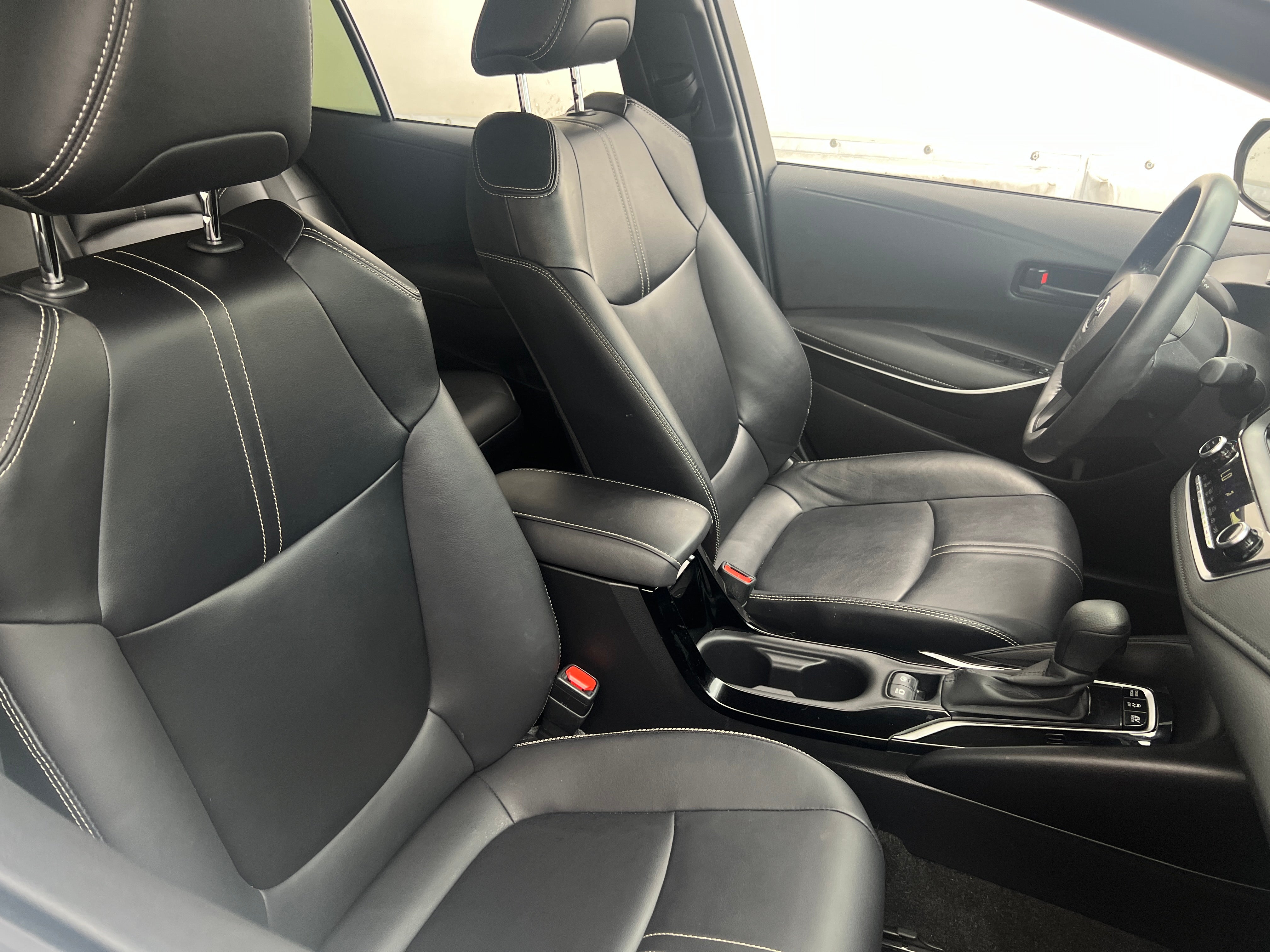2022 Toyota Corolla LE 2