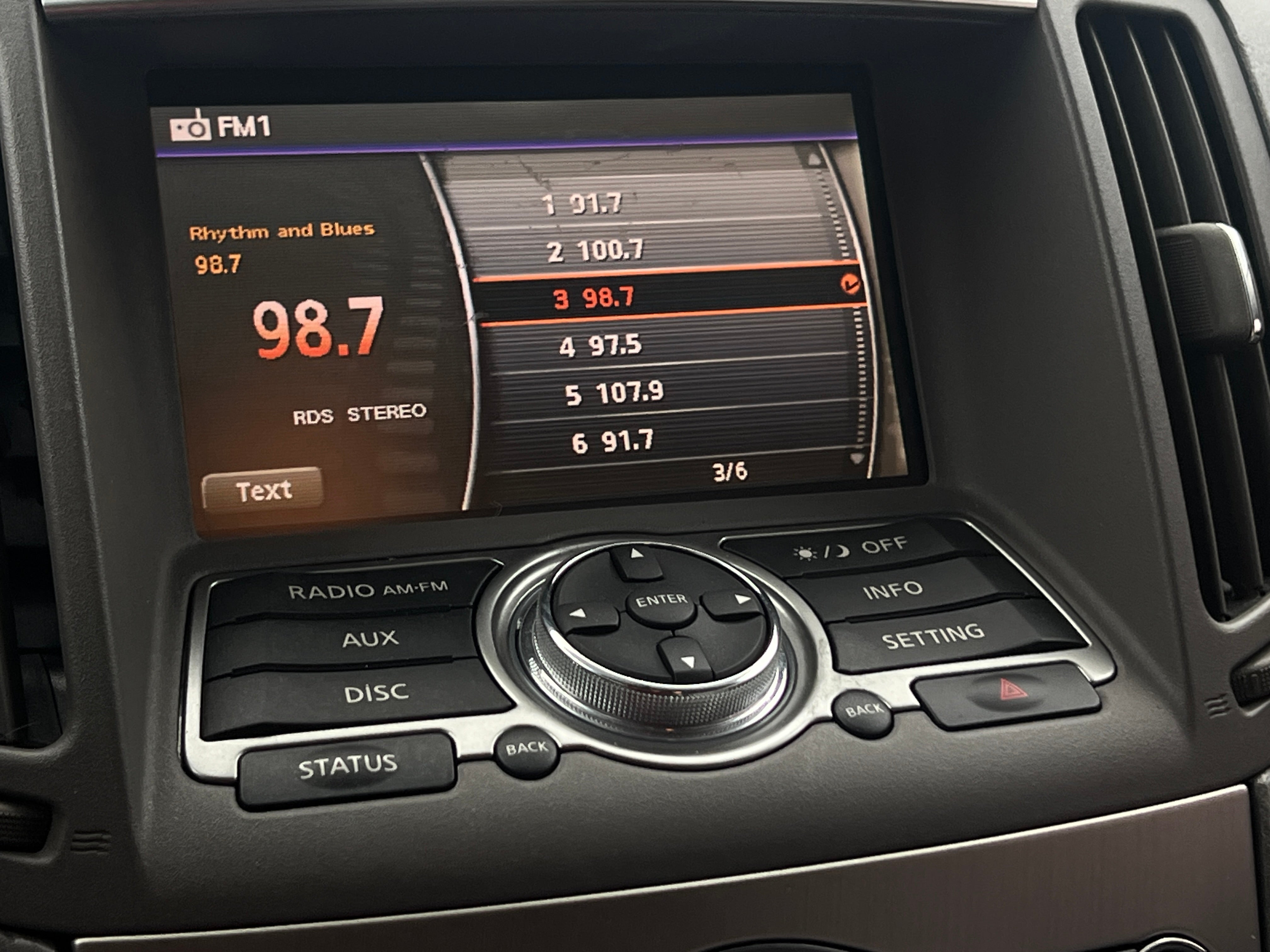2011 INFINITI G25 Journey 3