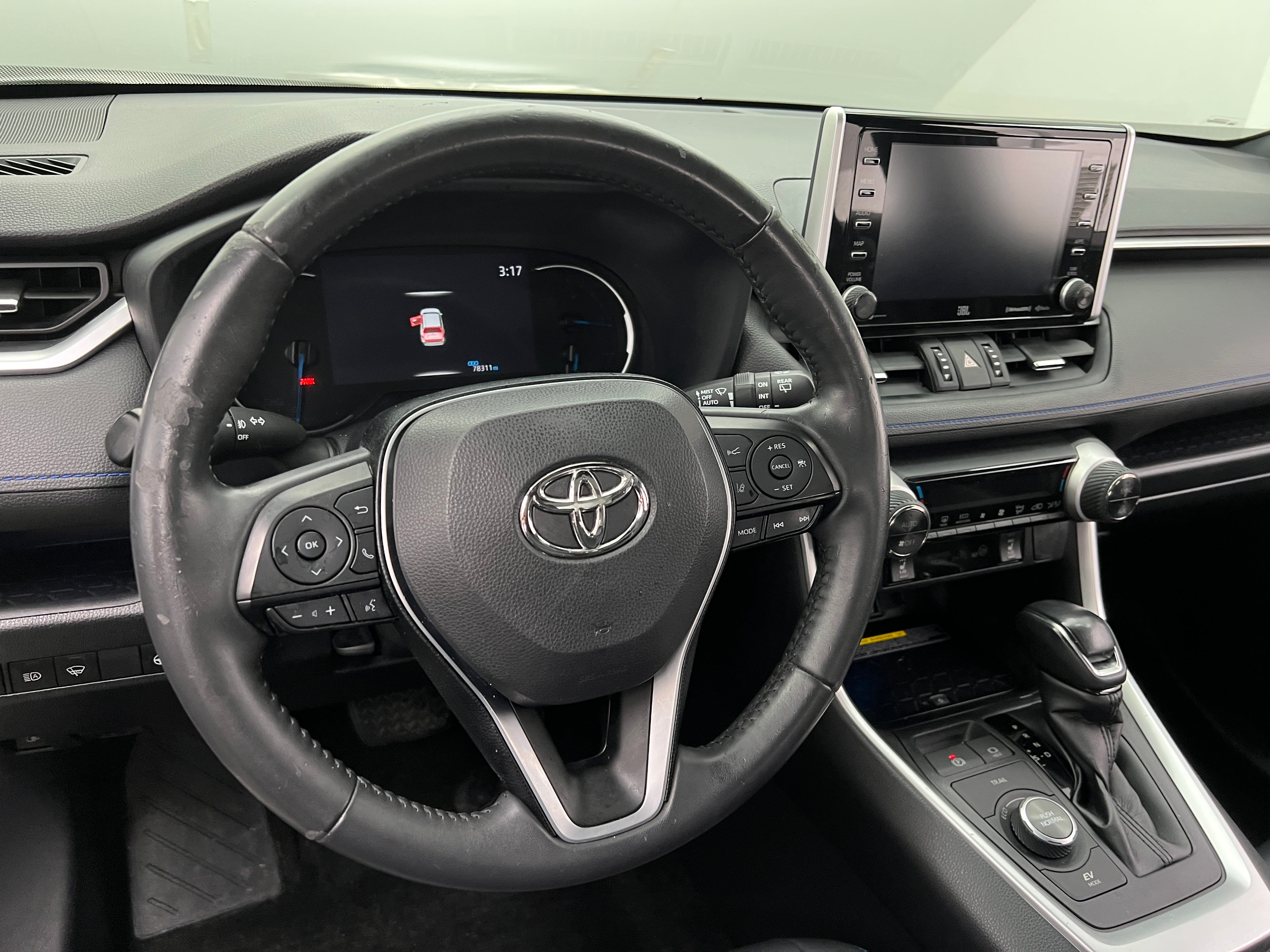 2020 Toyota RAV4 XSE 4
