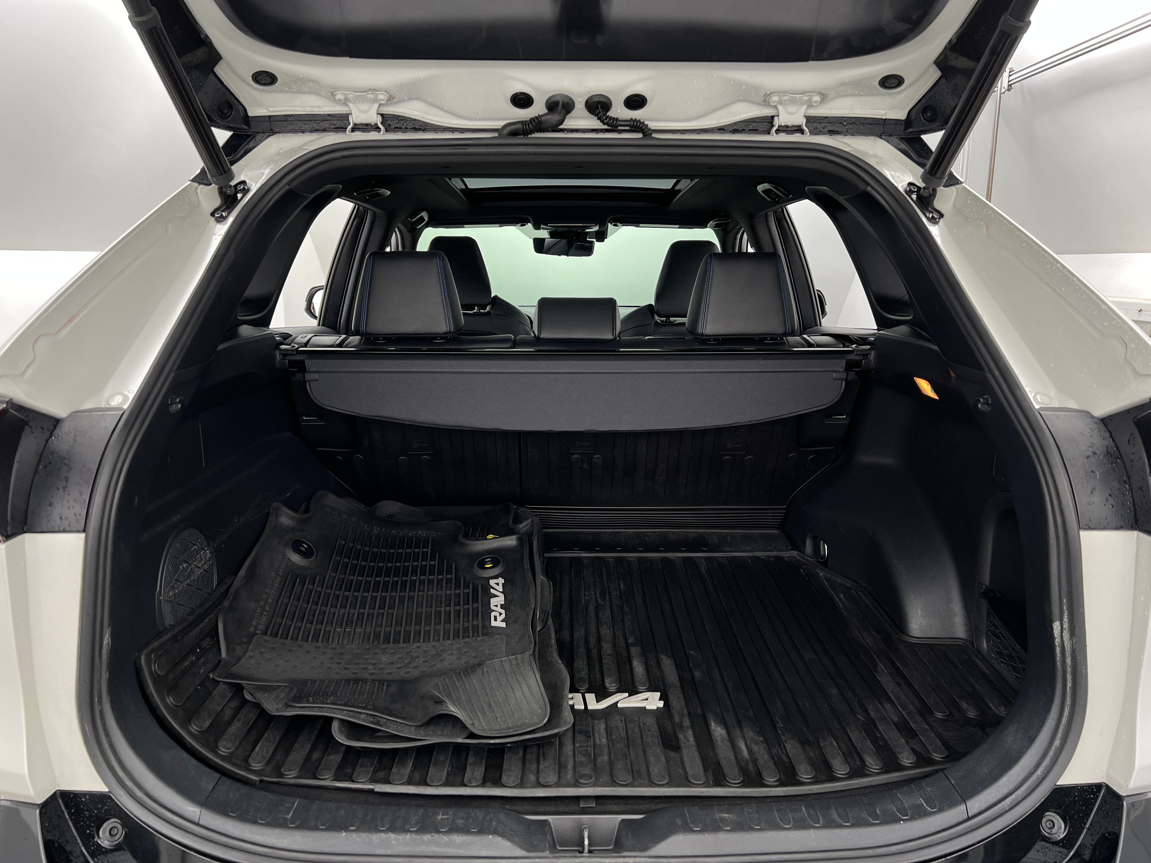2020 Toyota RAV4 XSE 6