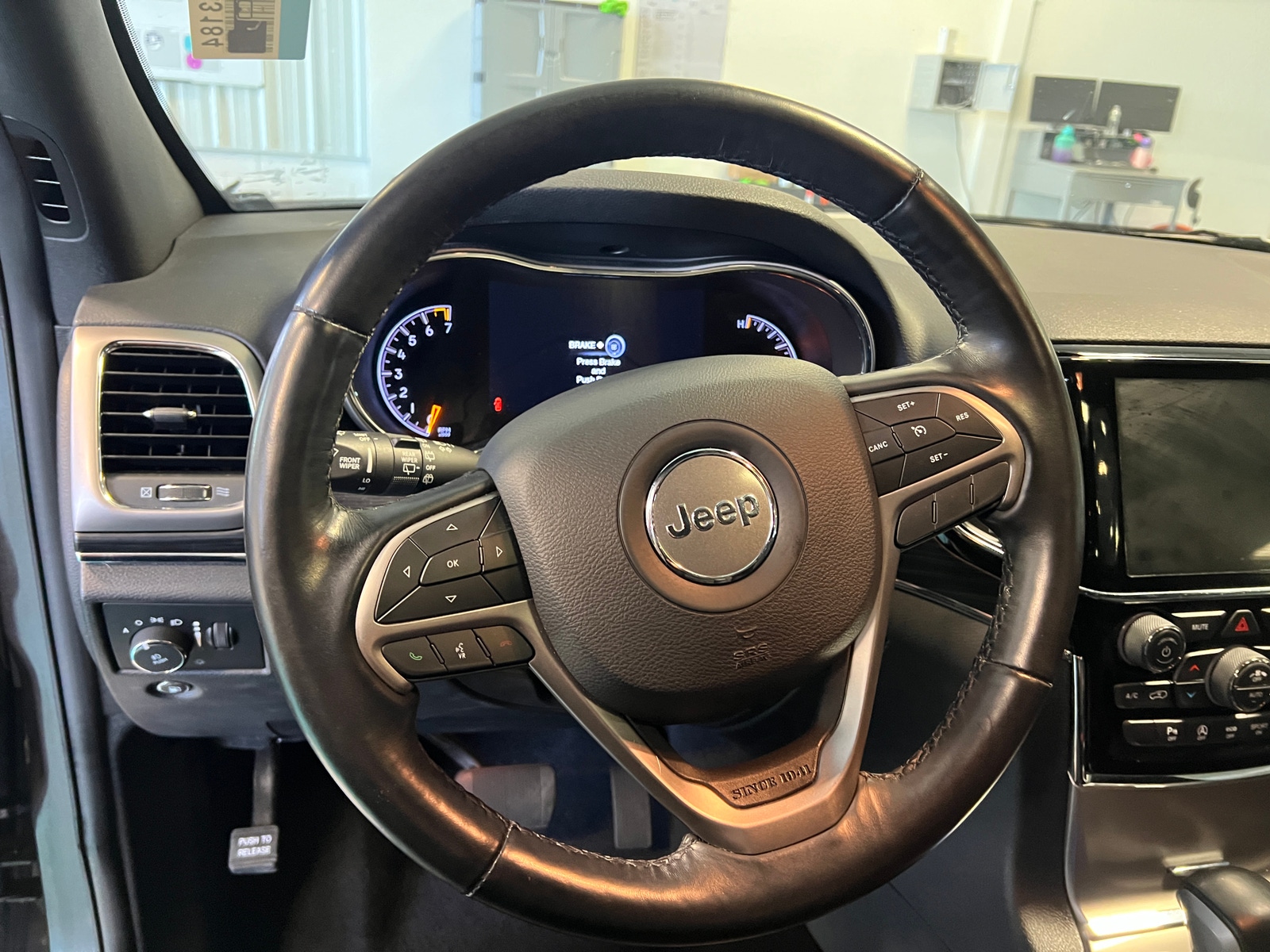 Thumbnail: 2020 Jeep Grand Cherokee - 4