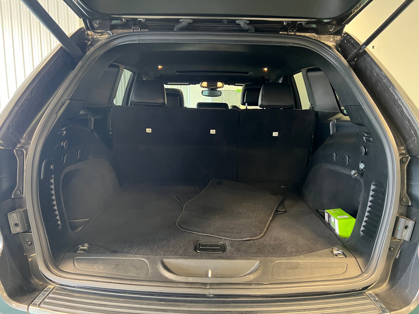 Thumbnail: 2020 Jeep Grand Cherokee - 6