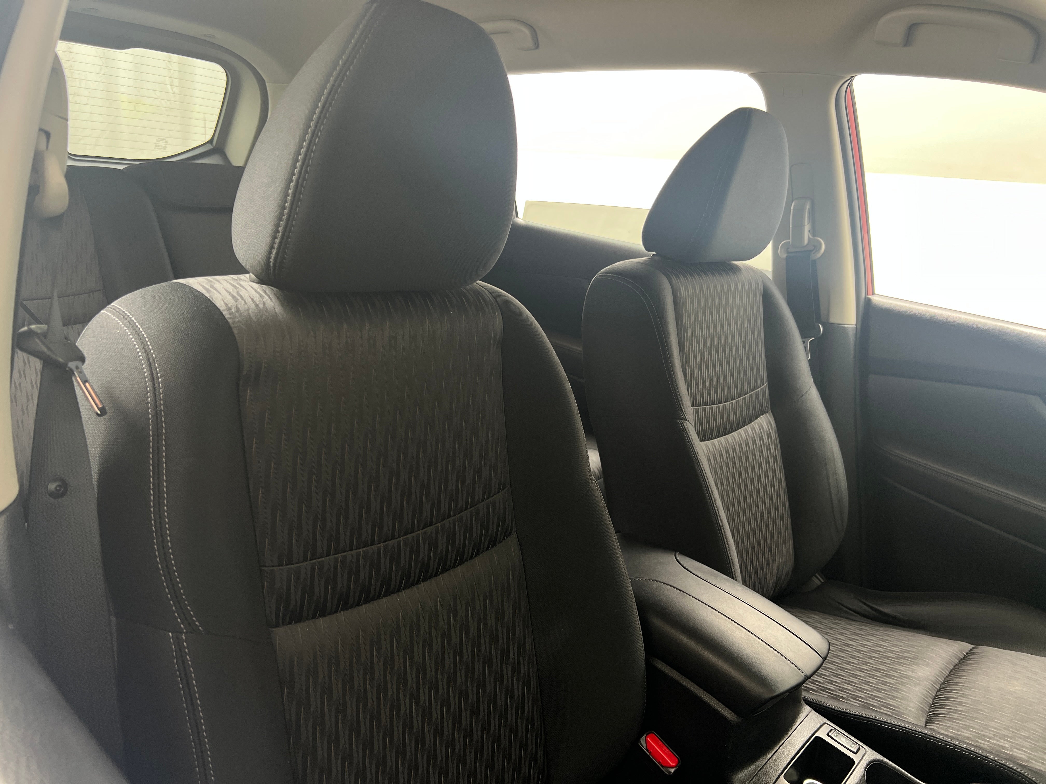 2017 Nissan Rogue SV 2