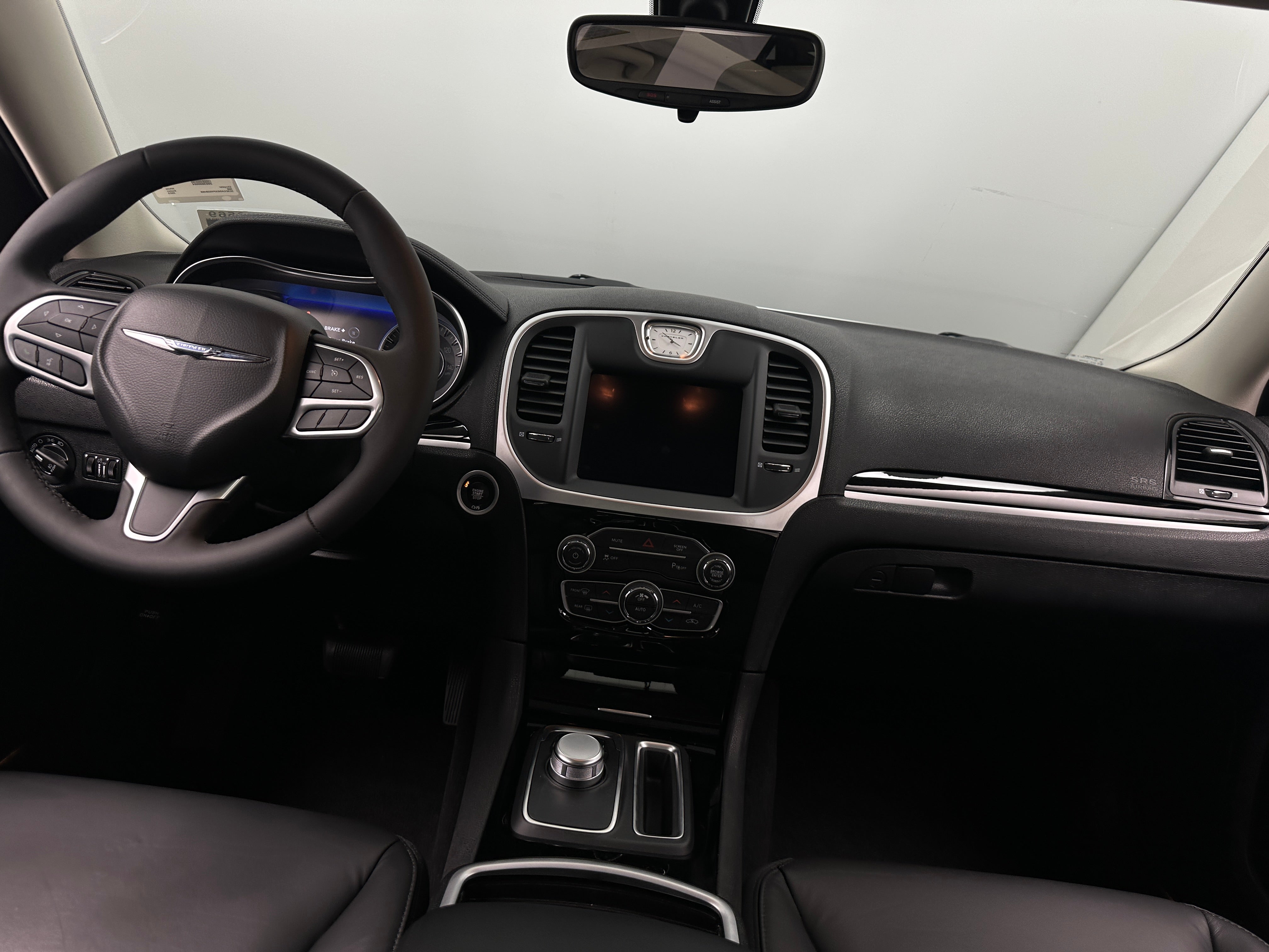 2023 Chrysler 300 Touring 2