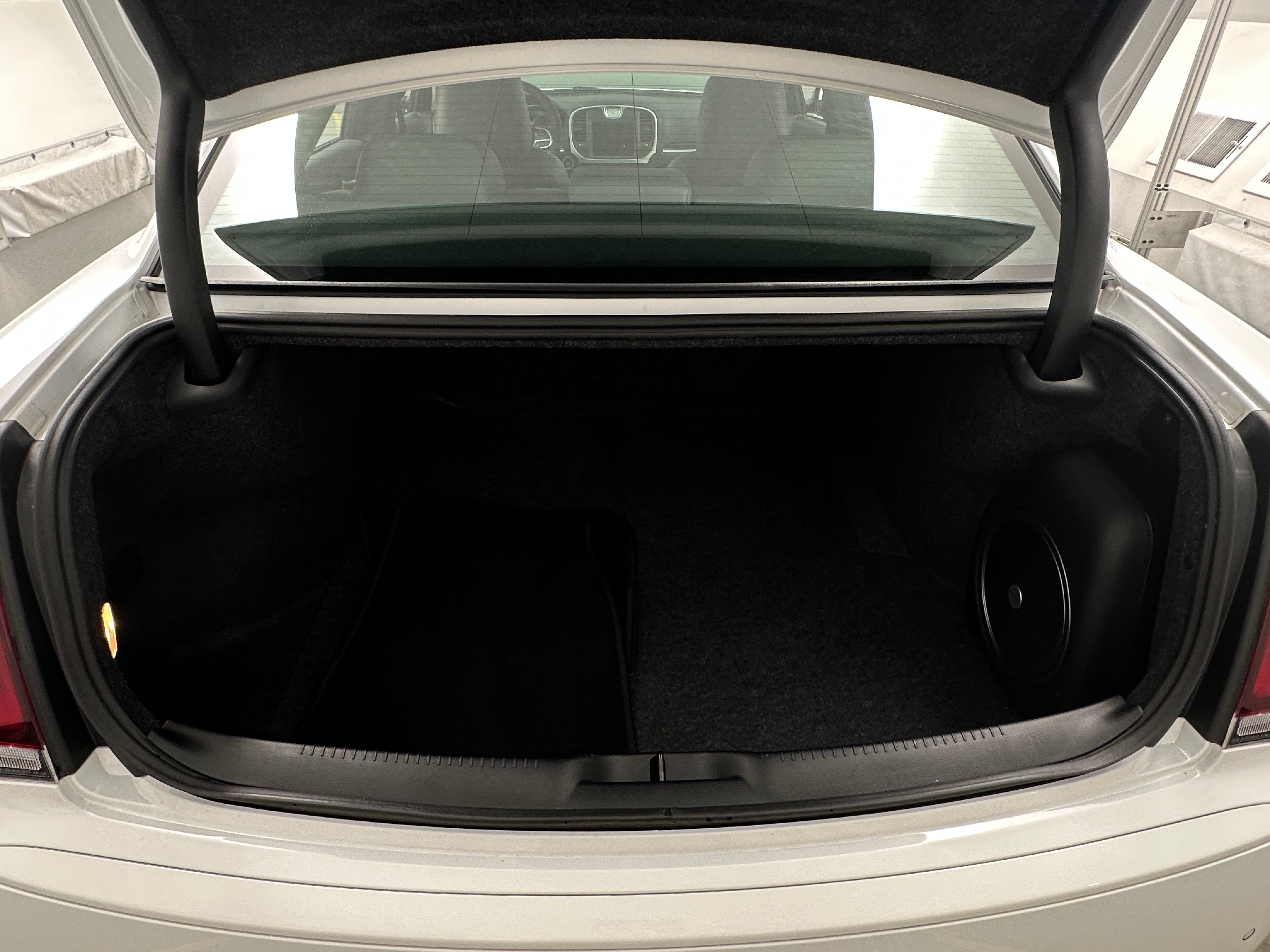 2023 Chrysler 300 Touring 6