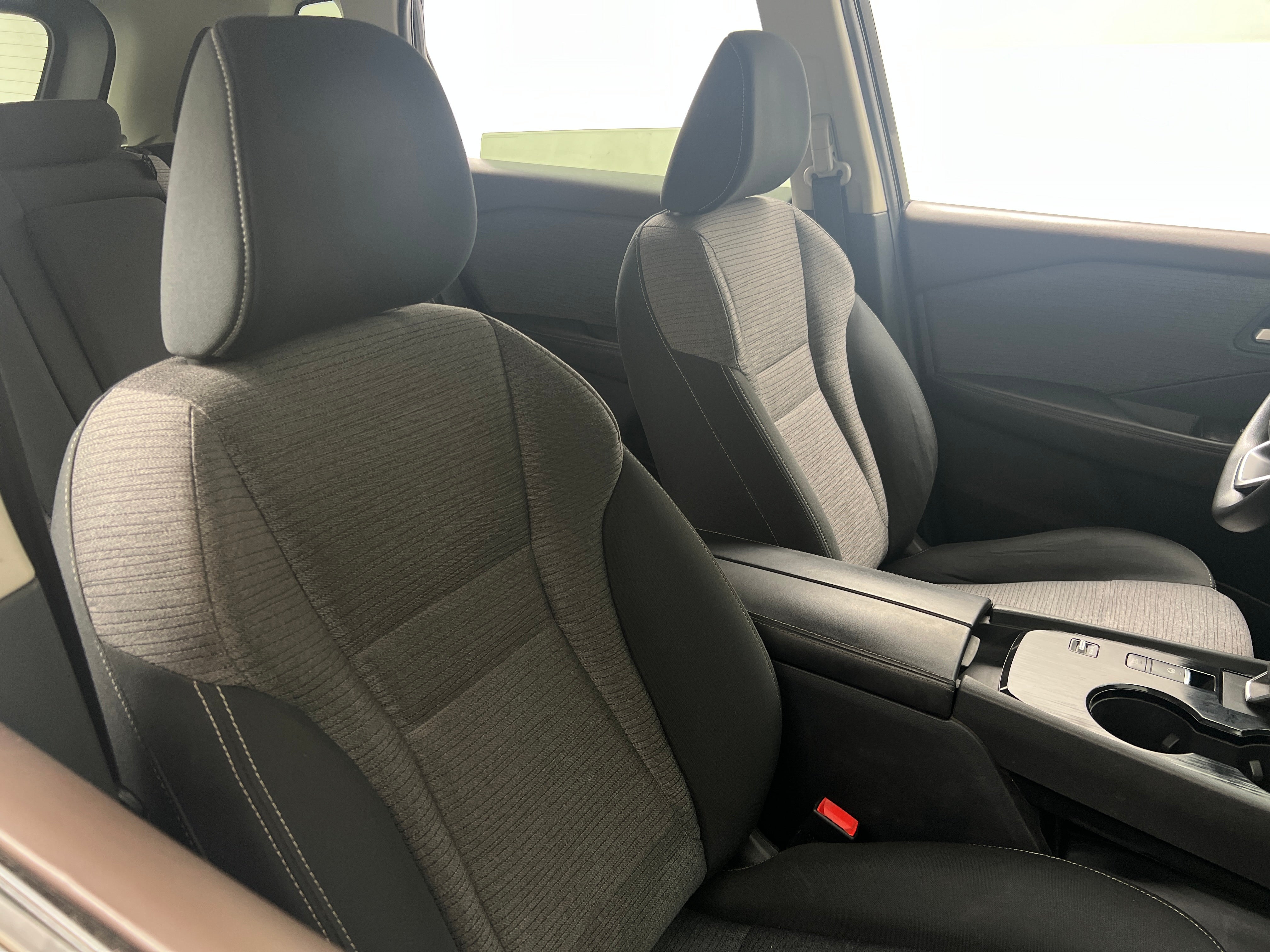 2021 Nissan Rogue SV 2