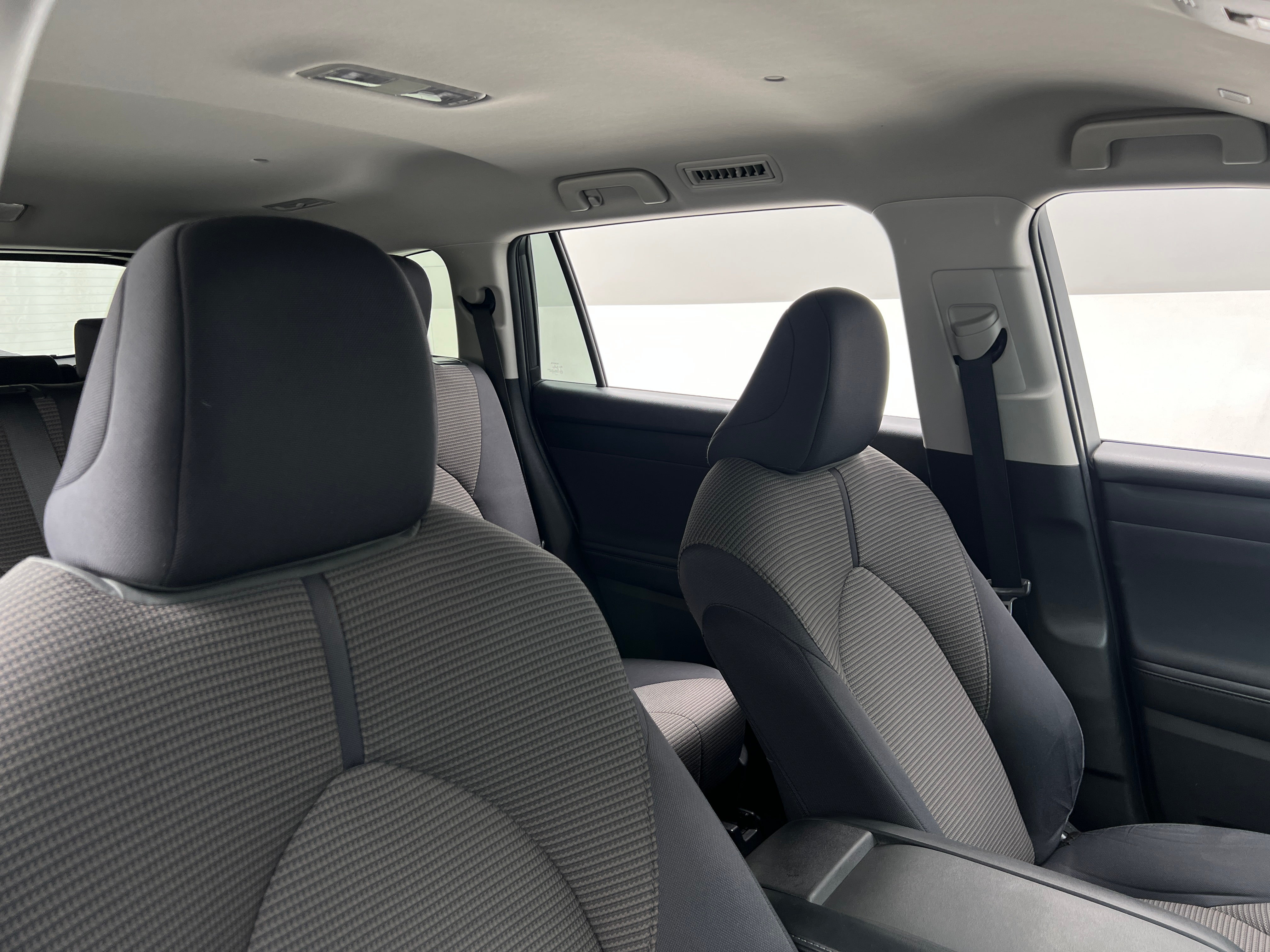 2023 Toyota Highlander LE 2