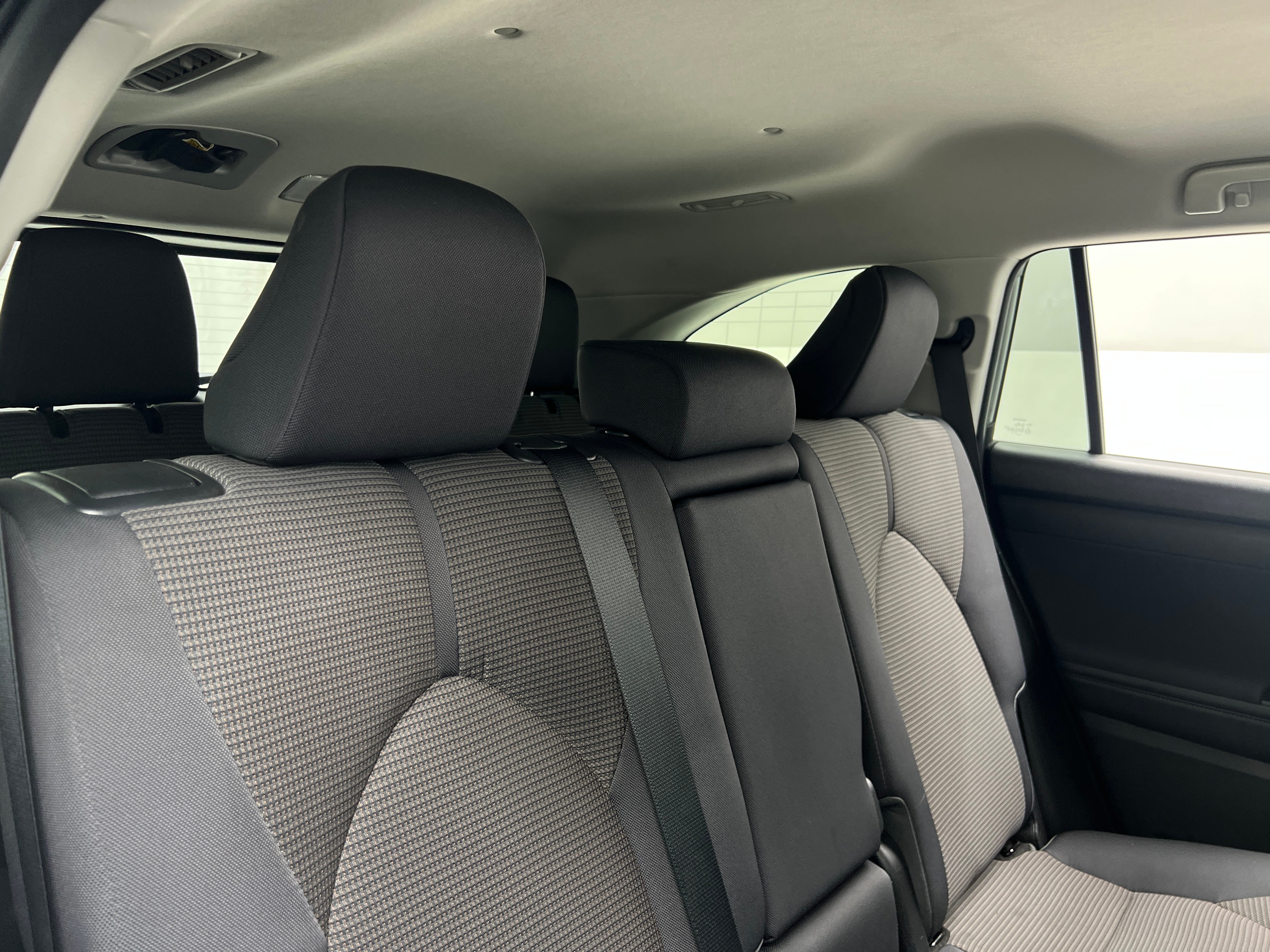 2023 Toyota Highlander LE 6