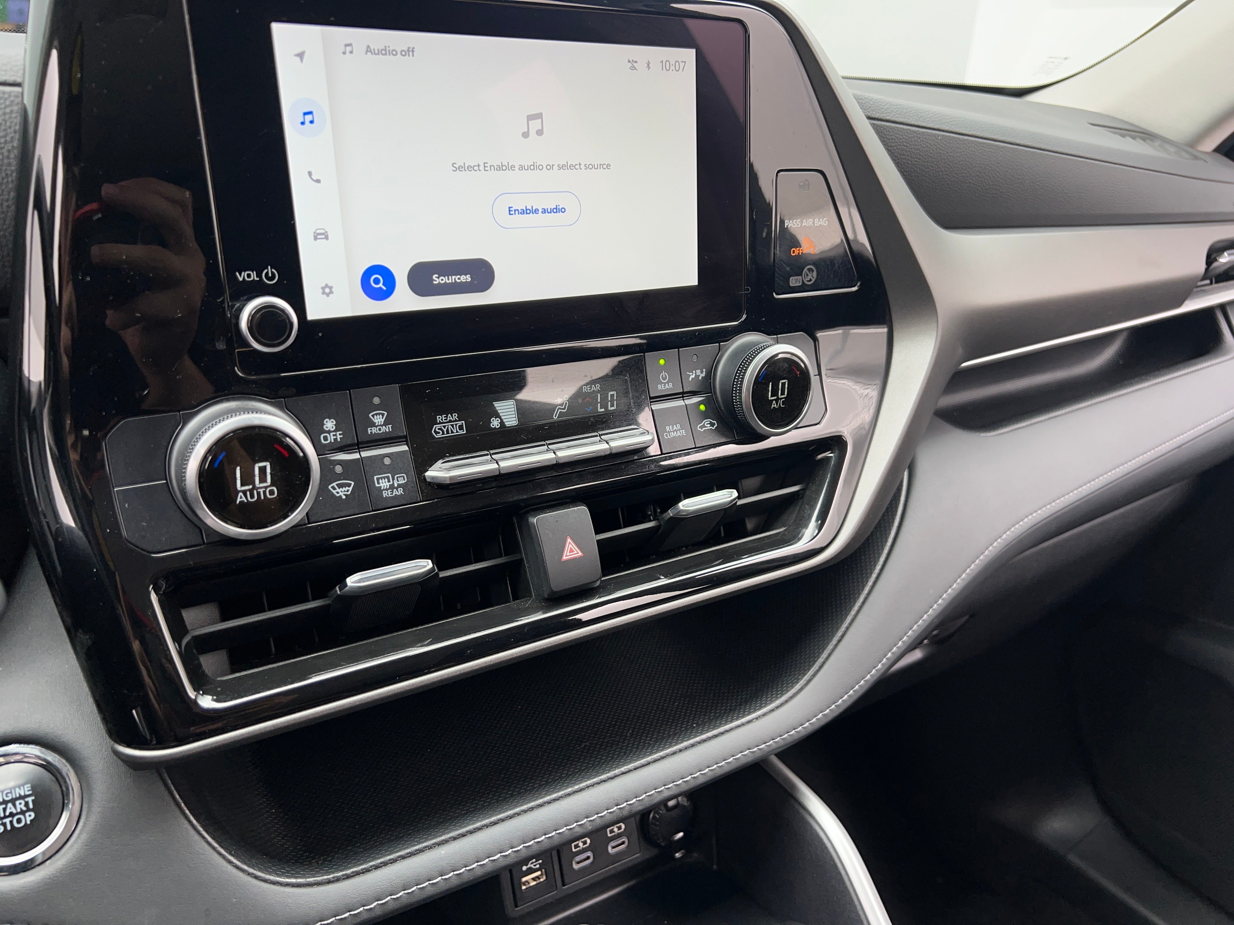 2023 Toyota Highlander LE 4