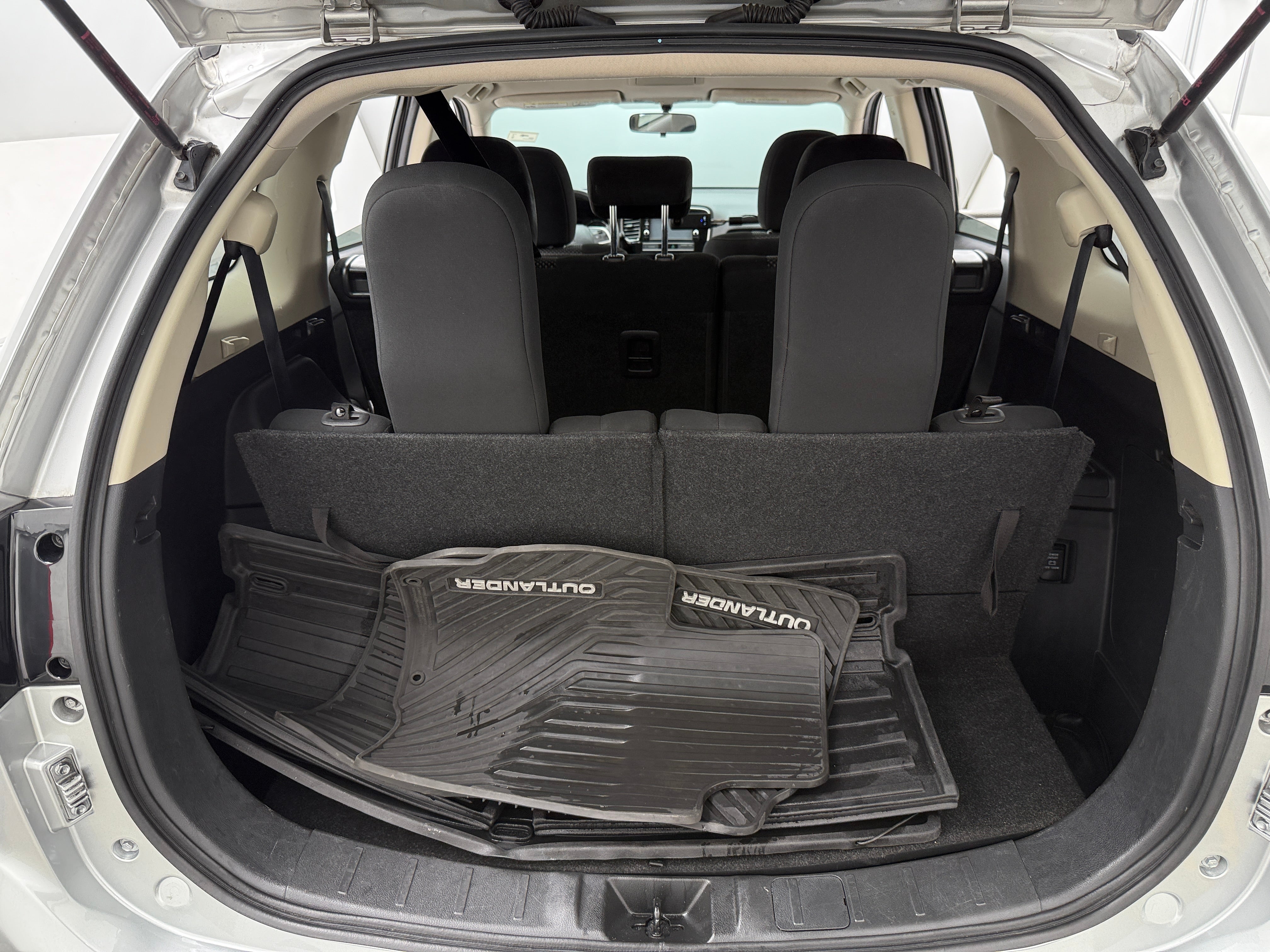2019 Mitsubishi Outlander ES 7