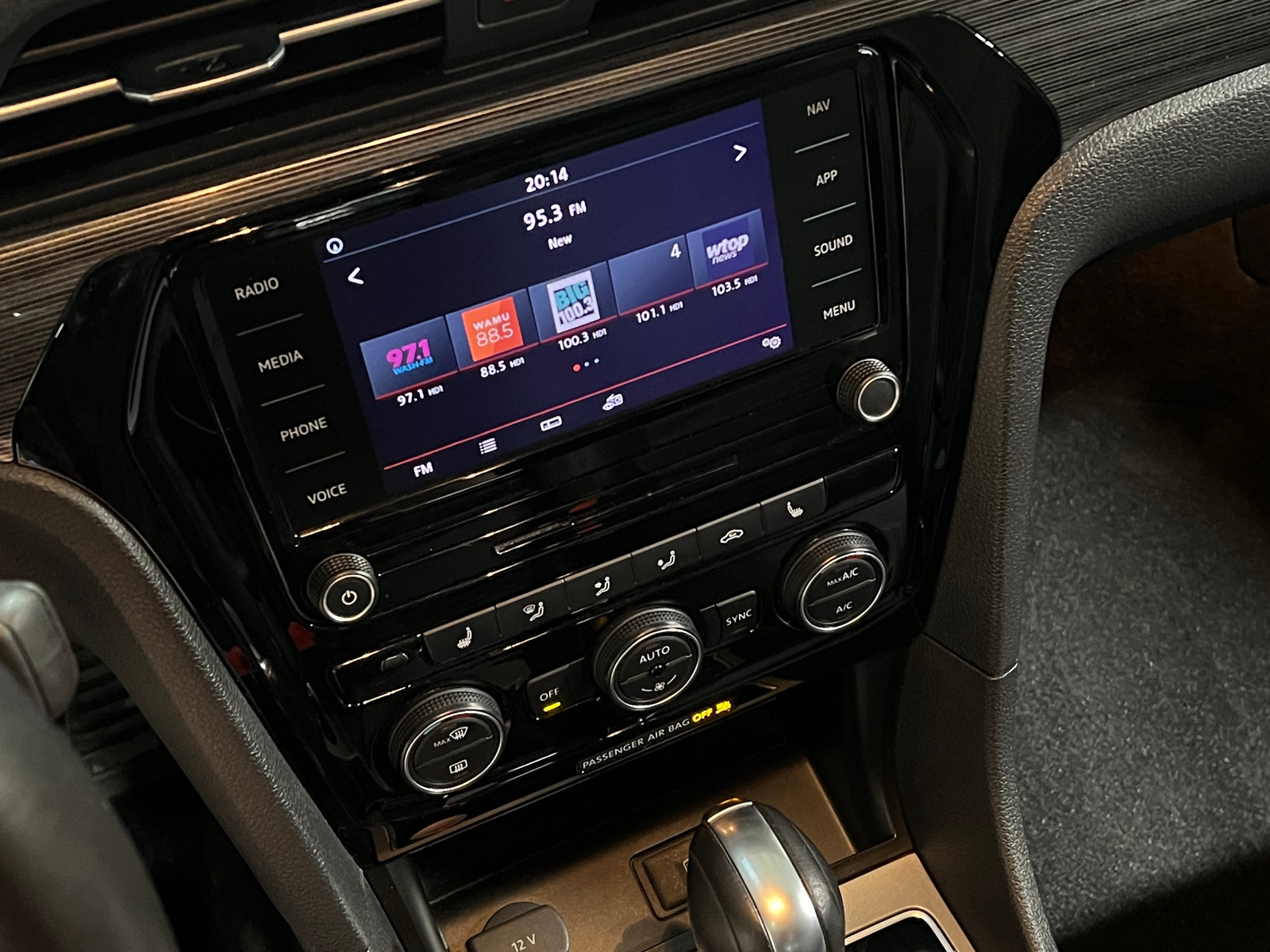 Thumbnail: 2021 Volkswagen Passat - 3