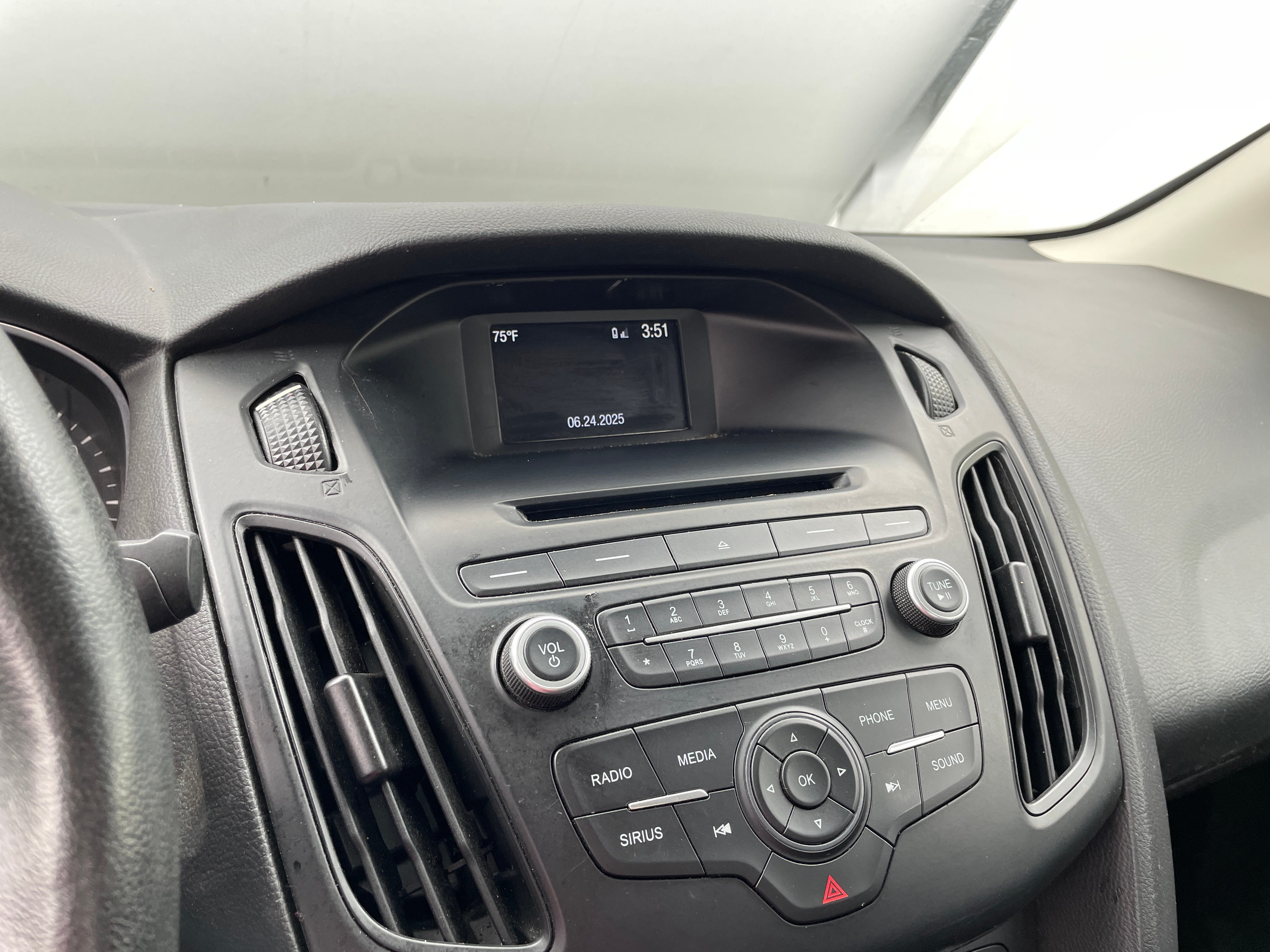 2017 Ford Focus SE 4