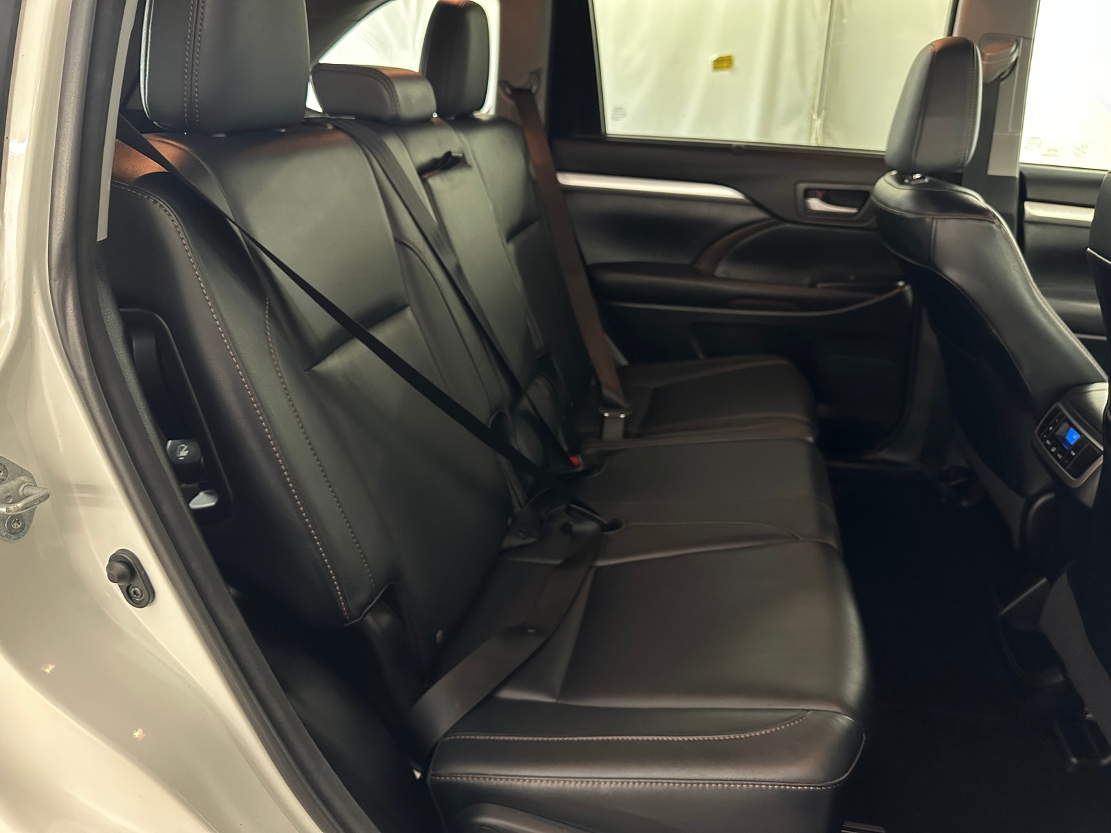 Thumbnail: 2016 Toyota Highlander - 5