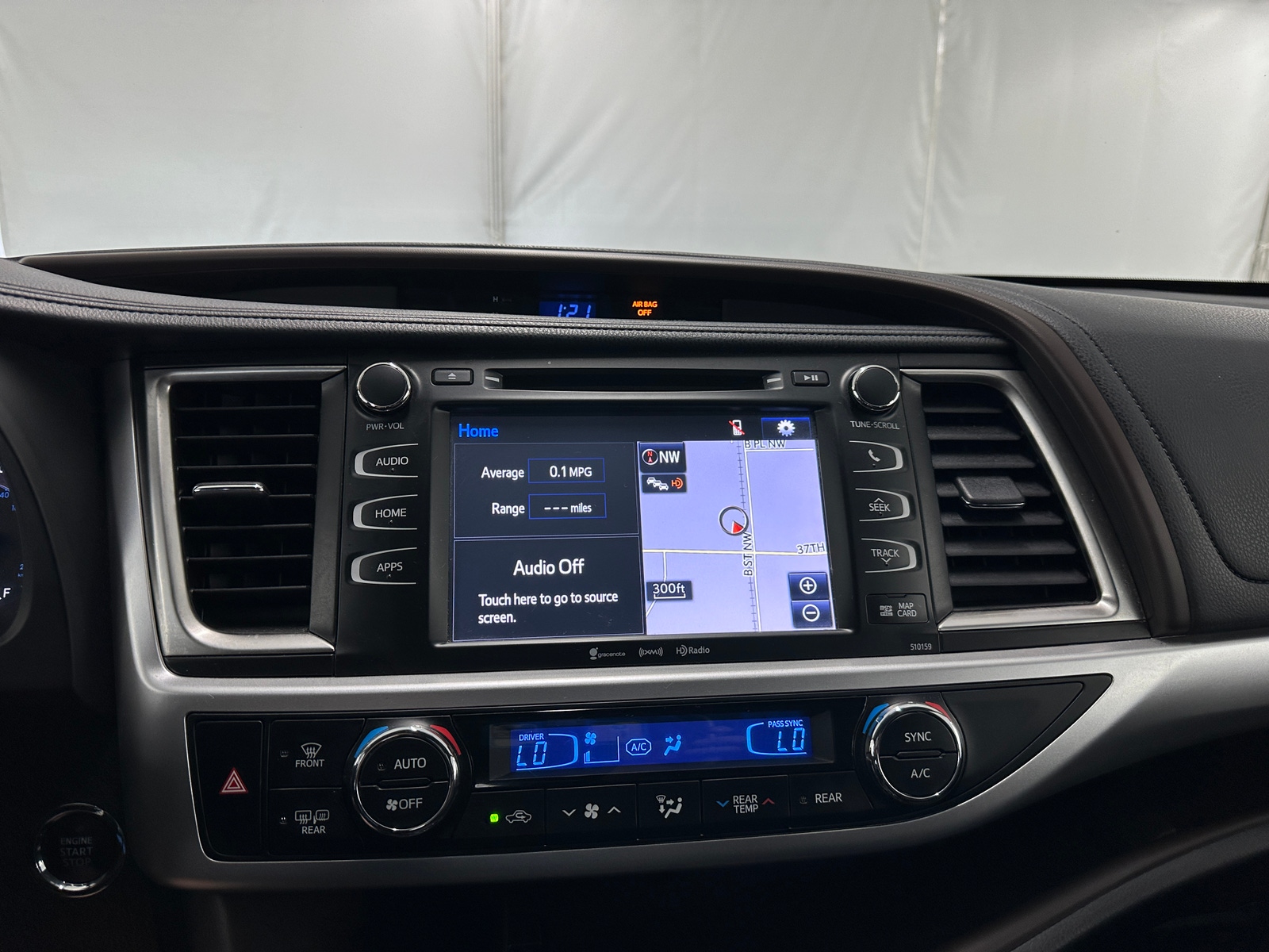 Thumbnail: 2016 Toyota Highlander - 3