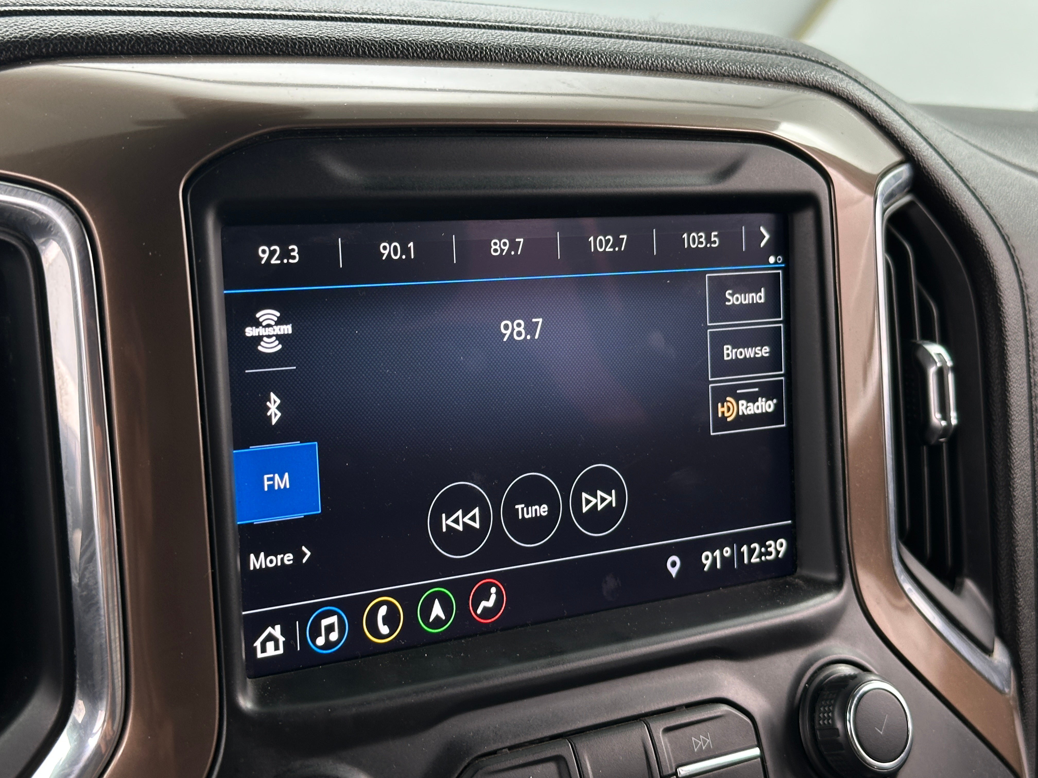 2019 Chevrolet Silverado 1500 High Country 3