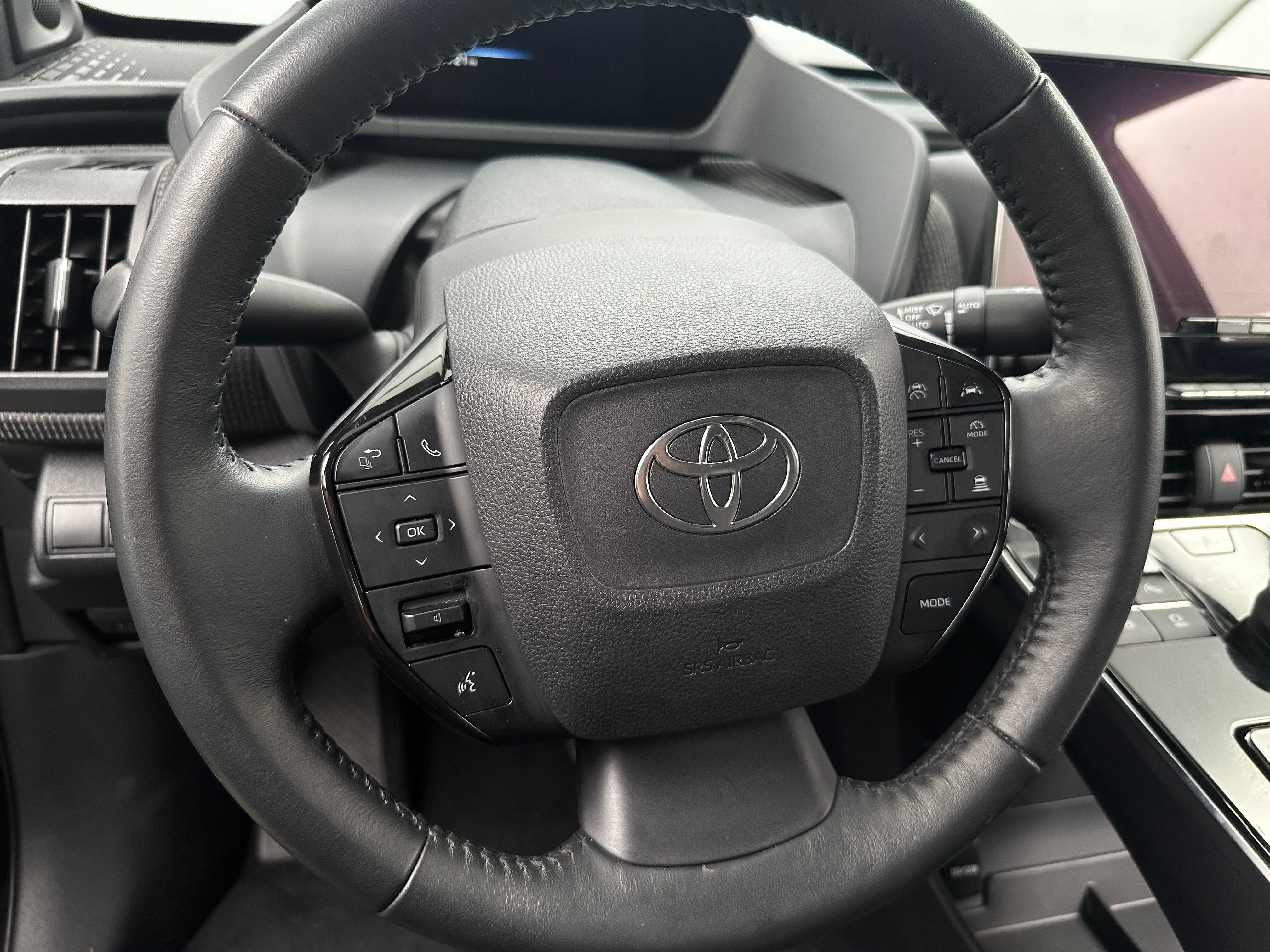 2023 Toyota bZ4X Limited 4