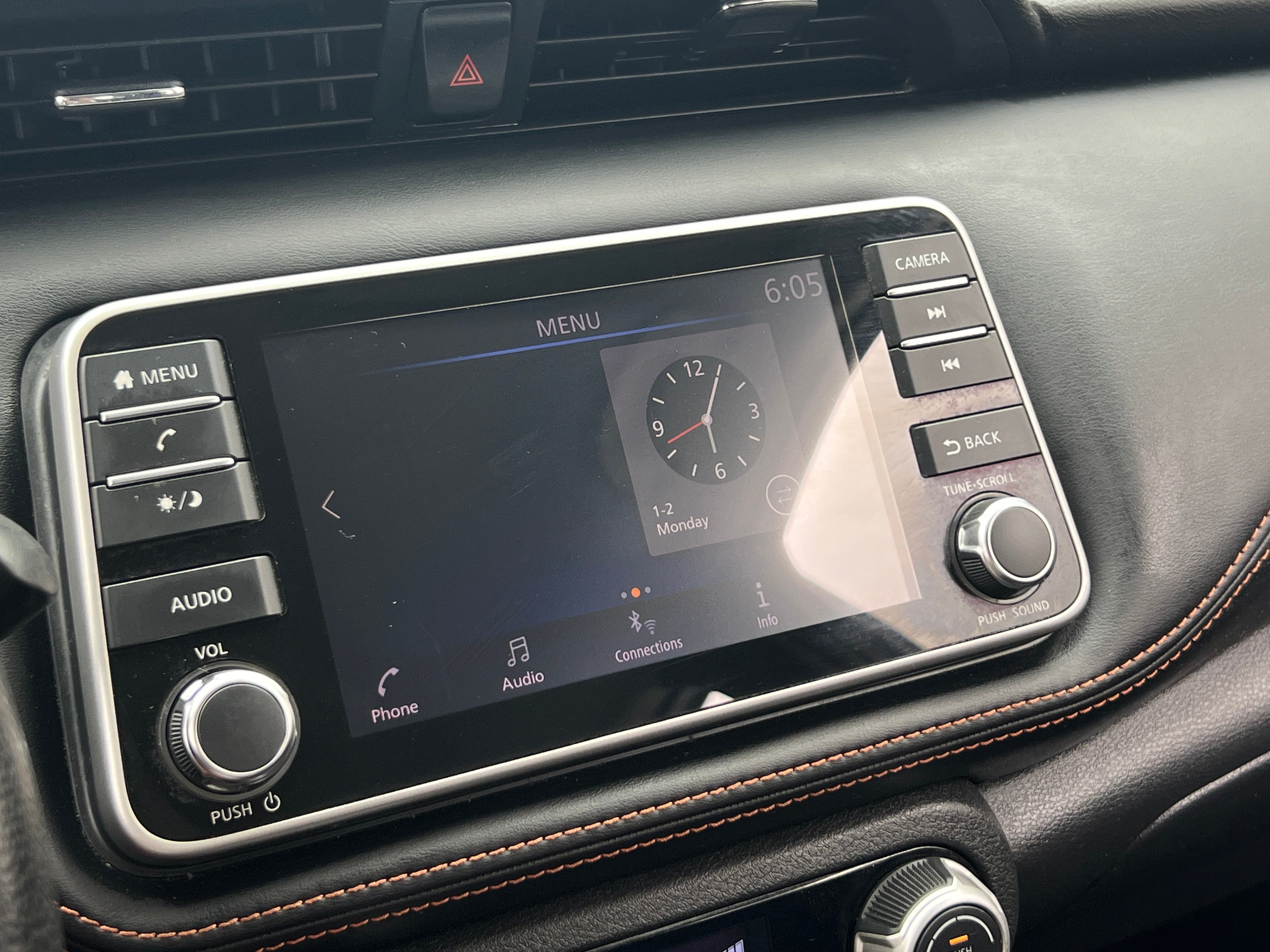 2018 Nissan Kicks SR 4