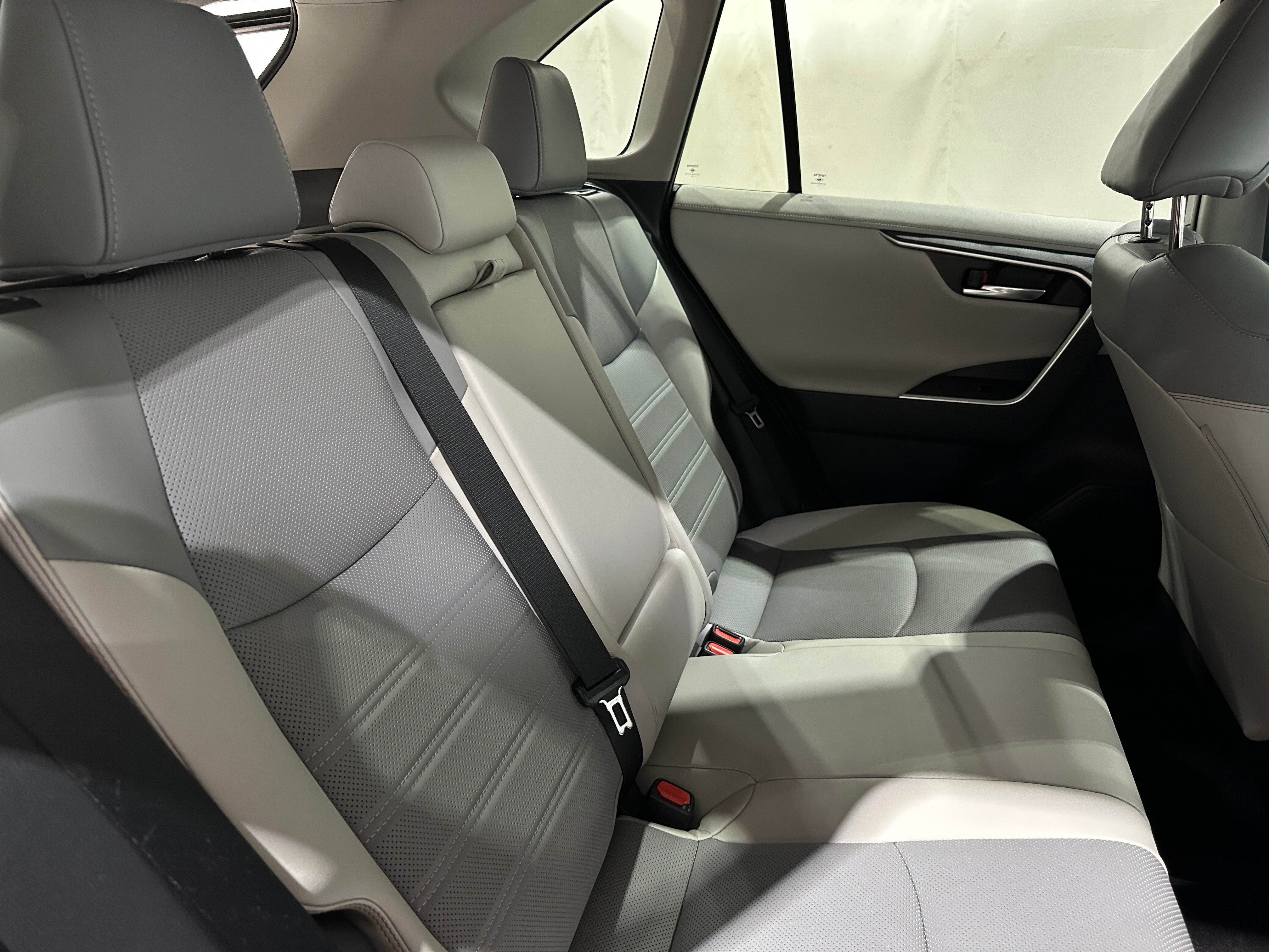 2023 Toyota RAV4 Limited 5
