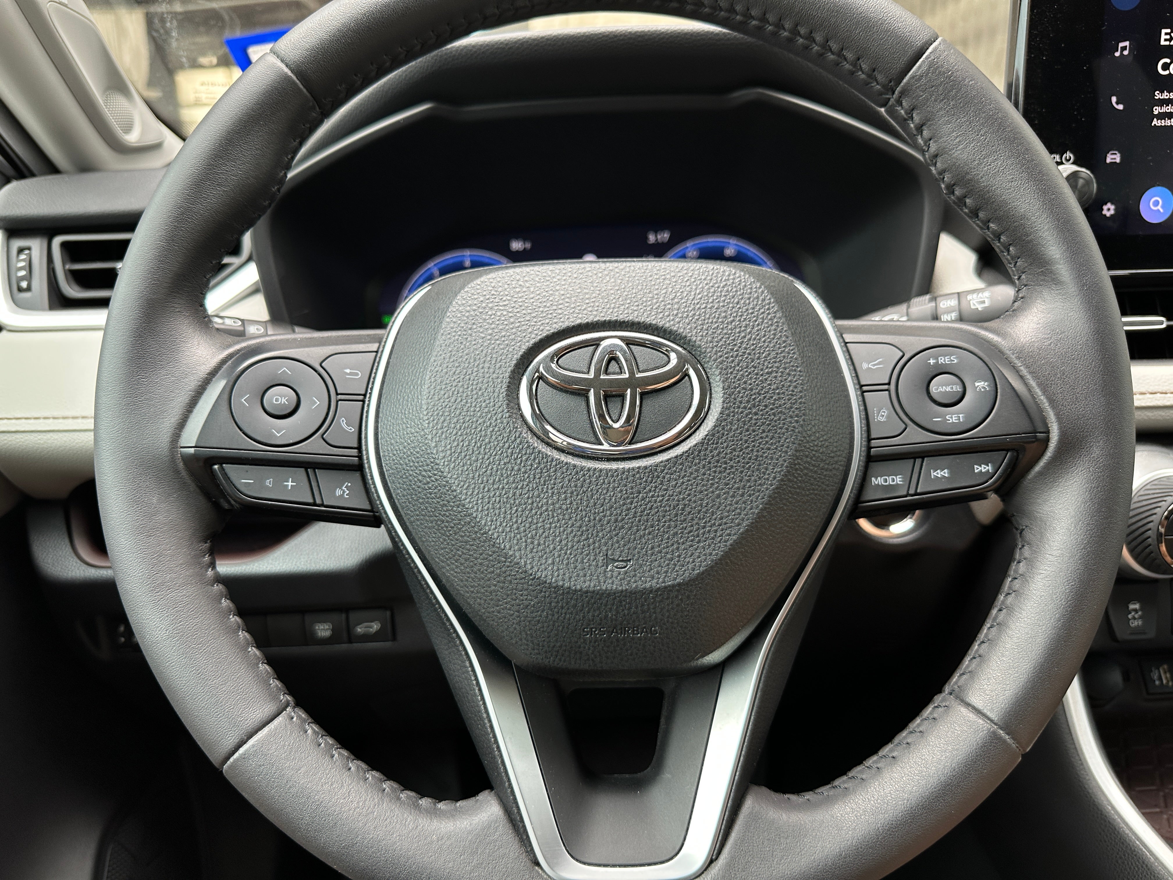 2023 Toyota RAV4 Limited 4