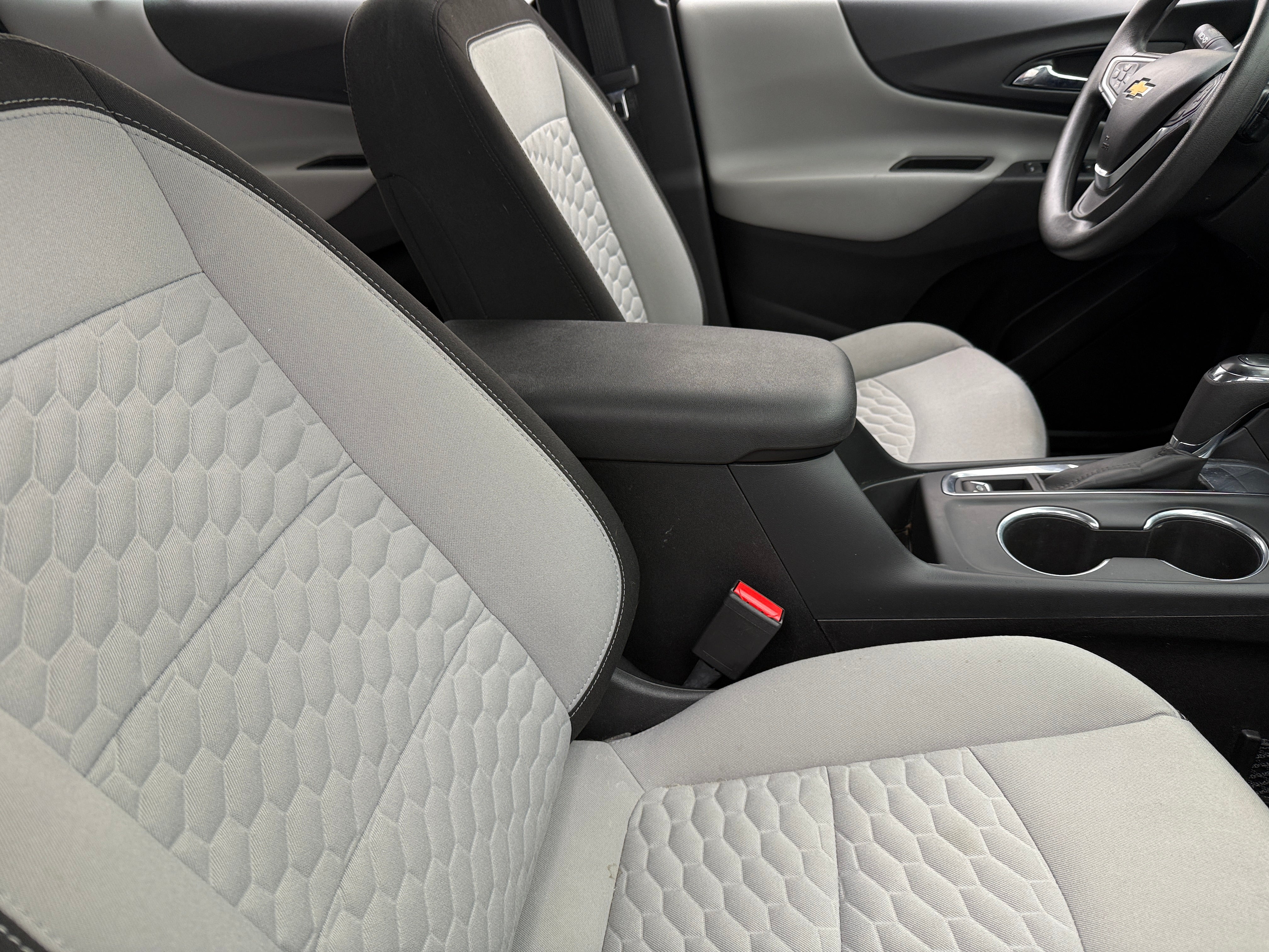 2018 Chevrolet Equinox LS 2