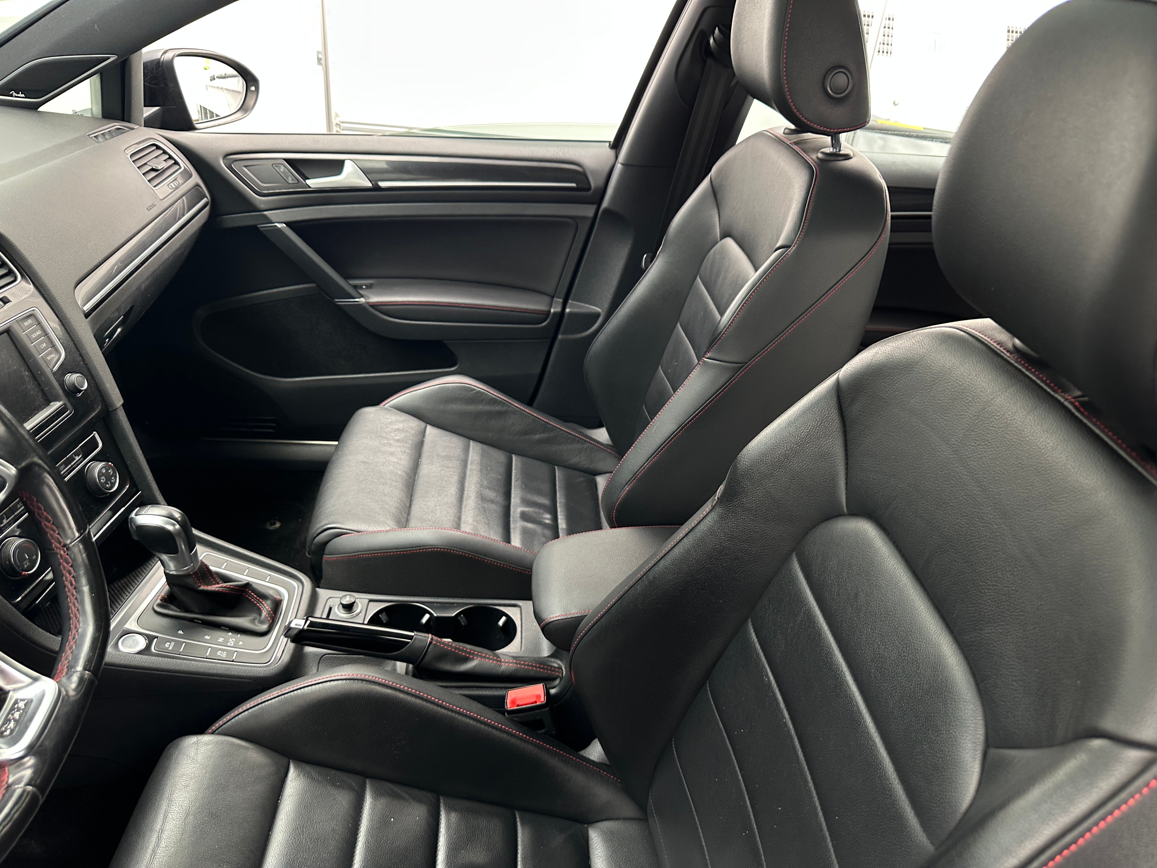 2016 Volkswagen Golf GTI SE 2