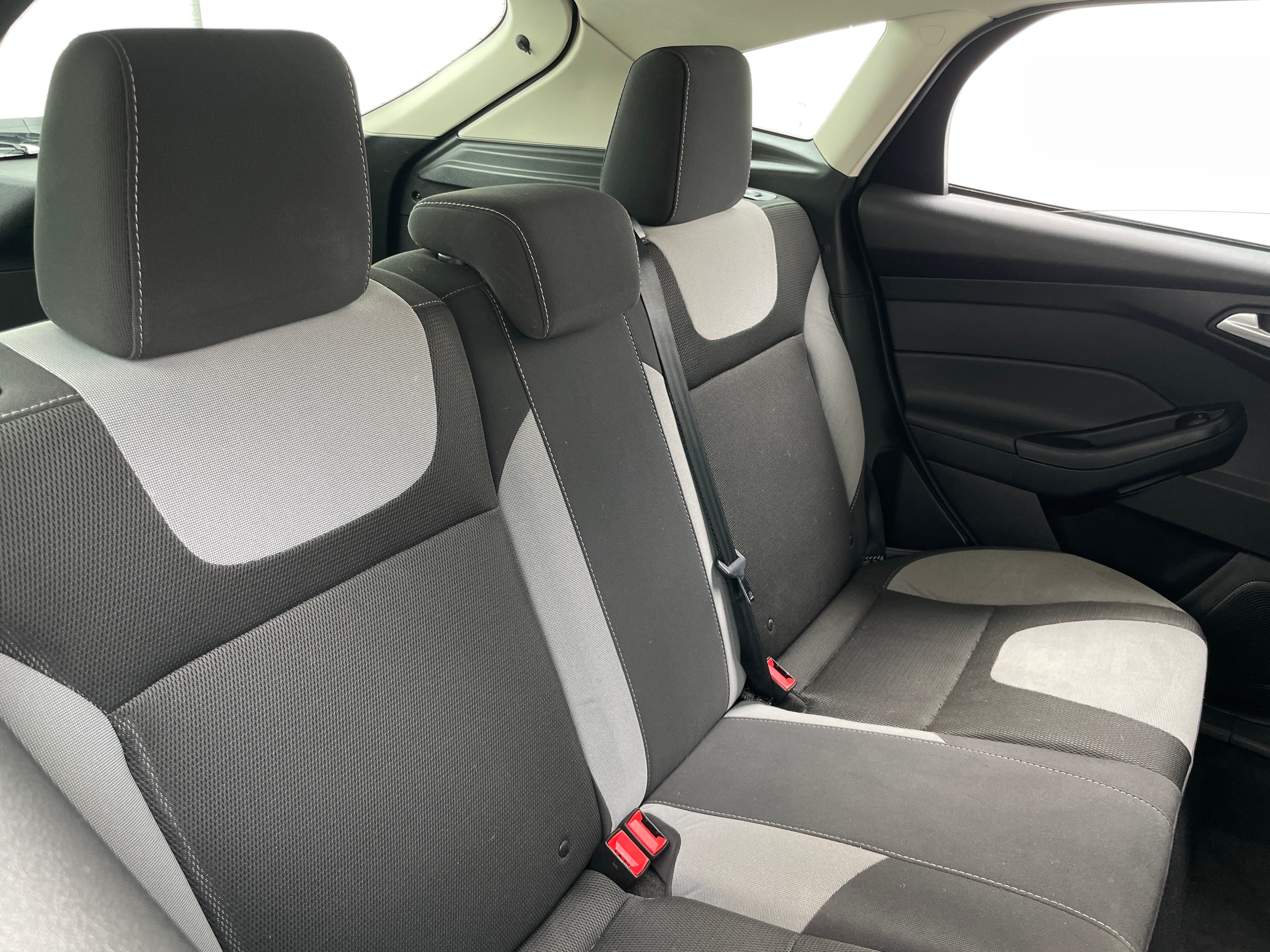 2012 Ford Focus SE 6