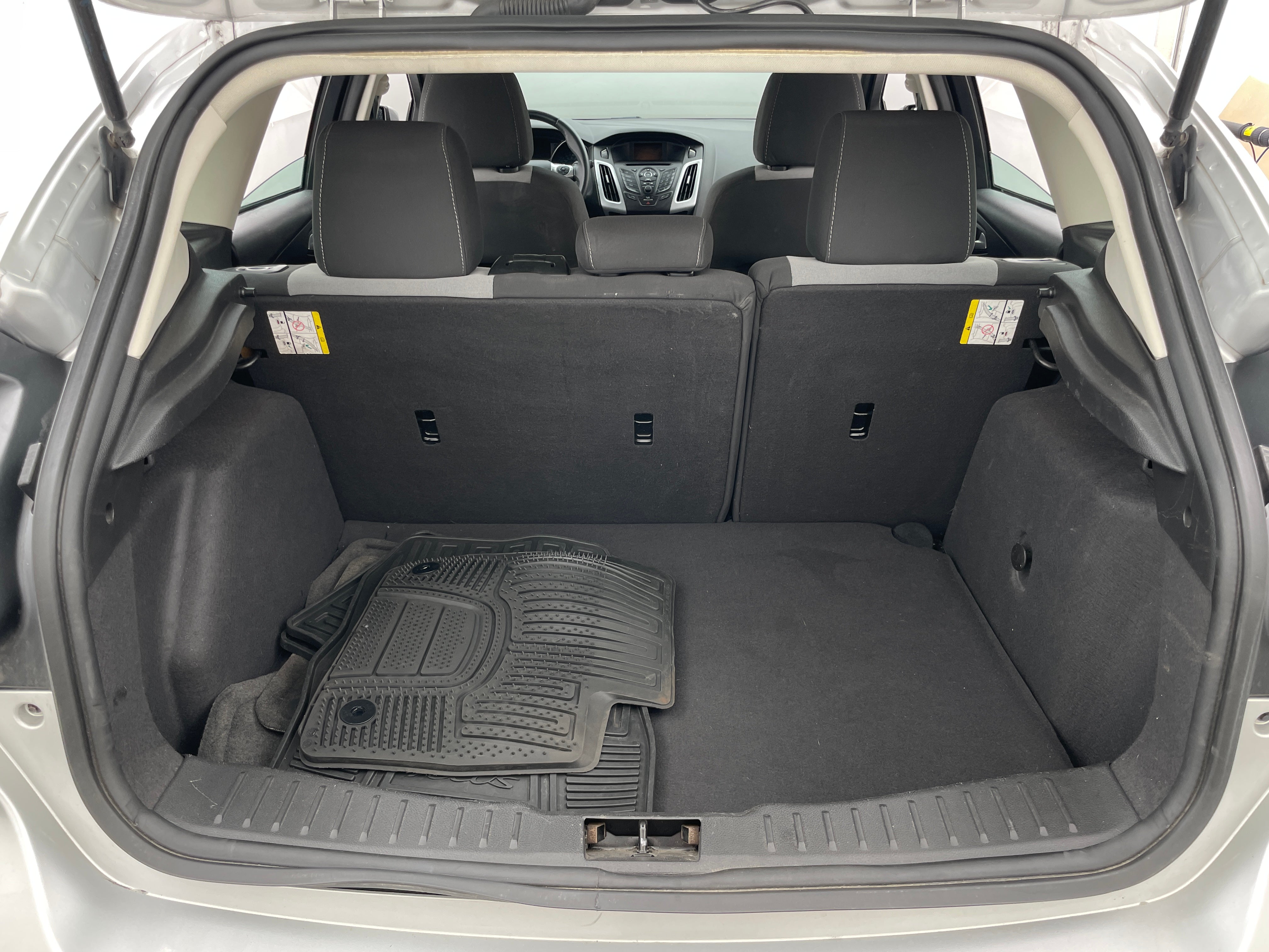 2012 Ford Focus SE 7